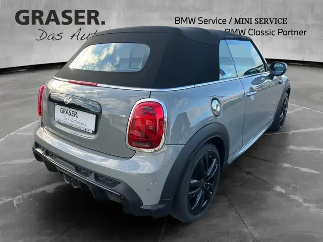 Mini Convertible view 7