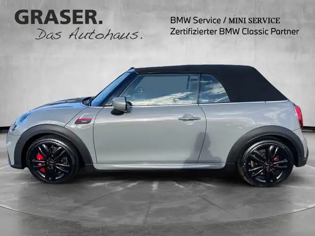 Mini Convertible view 3