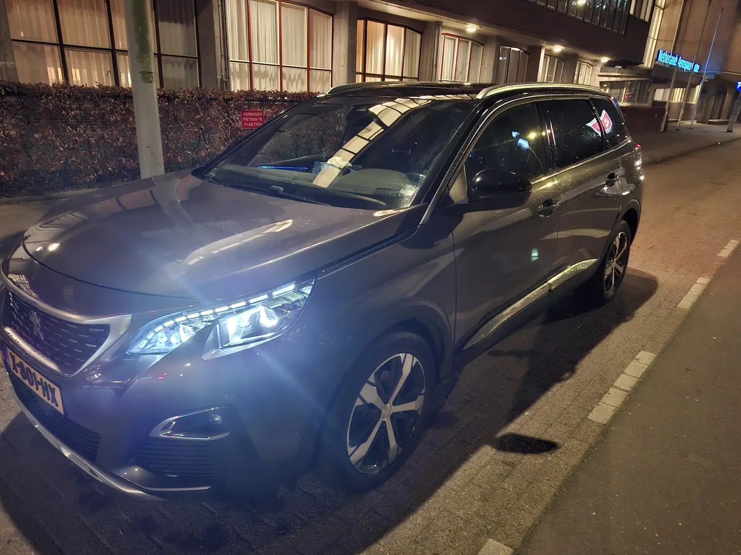Peugeot 5008 Full Option 1.6 e-THP GT-Line Grijs - 1
