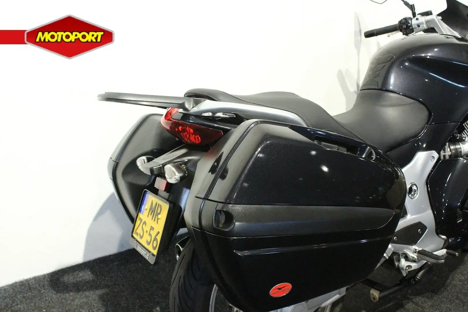 Moto Guzzi Norge 1200 GT Černá - 2