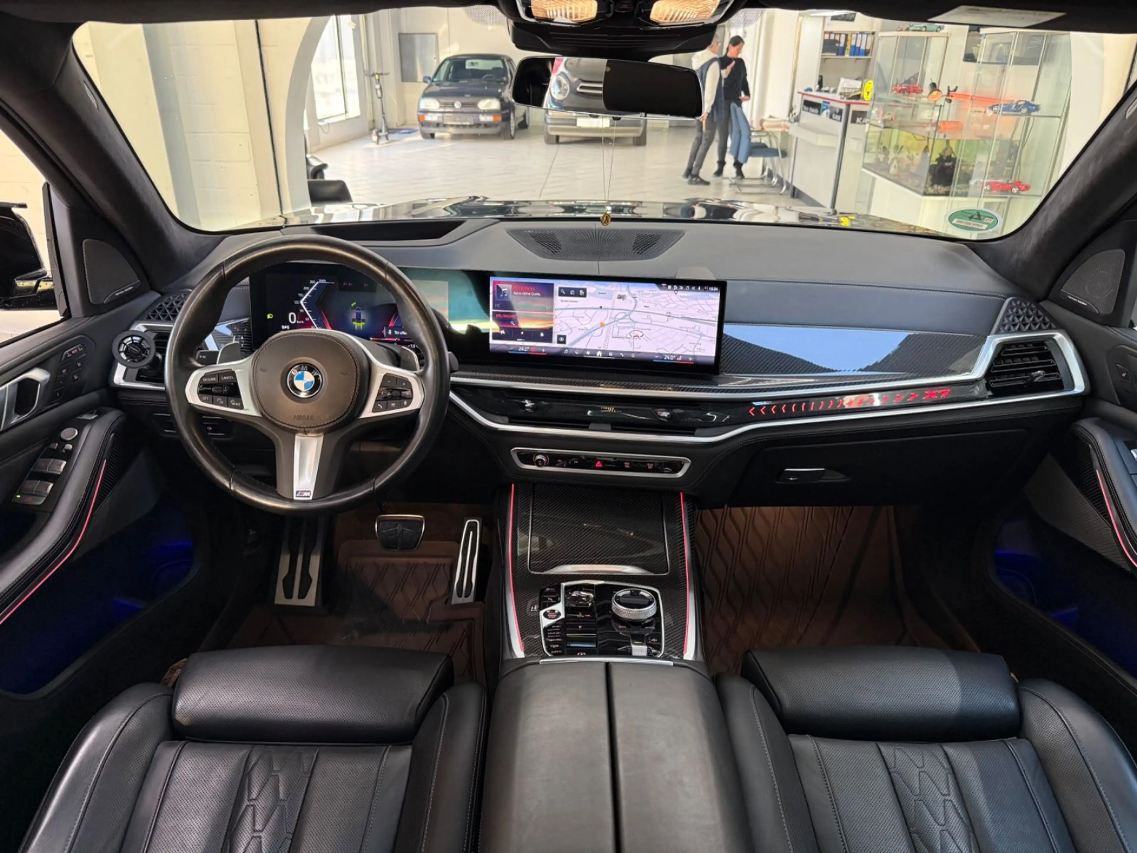 BMW X7 xDrive 40 d M Sport MASSAGE SKY LUFT 6 SITZER — photo 14