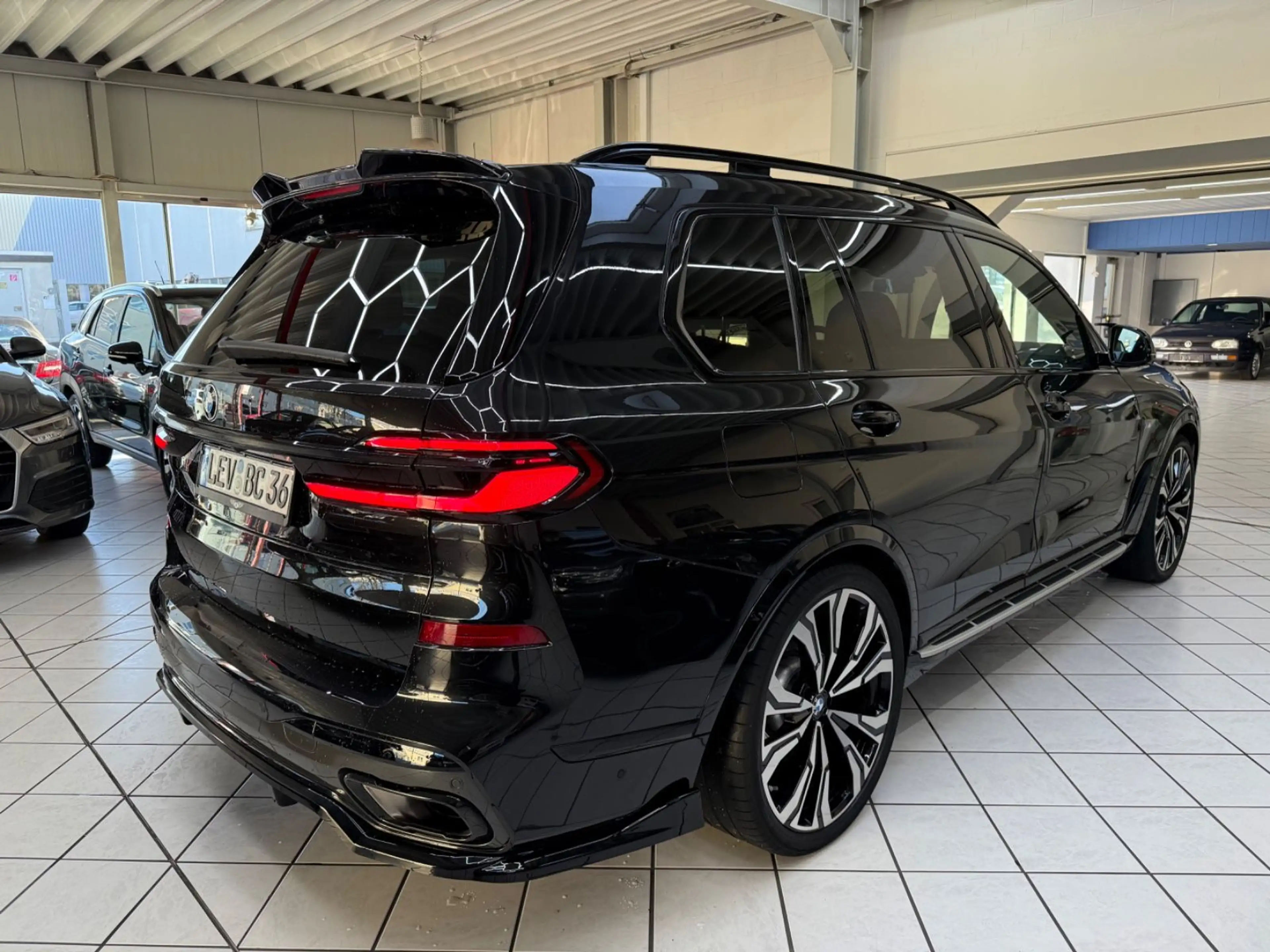 BMW X7 xDrive 40 d M Sport MASSAGE SKY LUFT 6 SITZER — photo 8