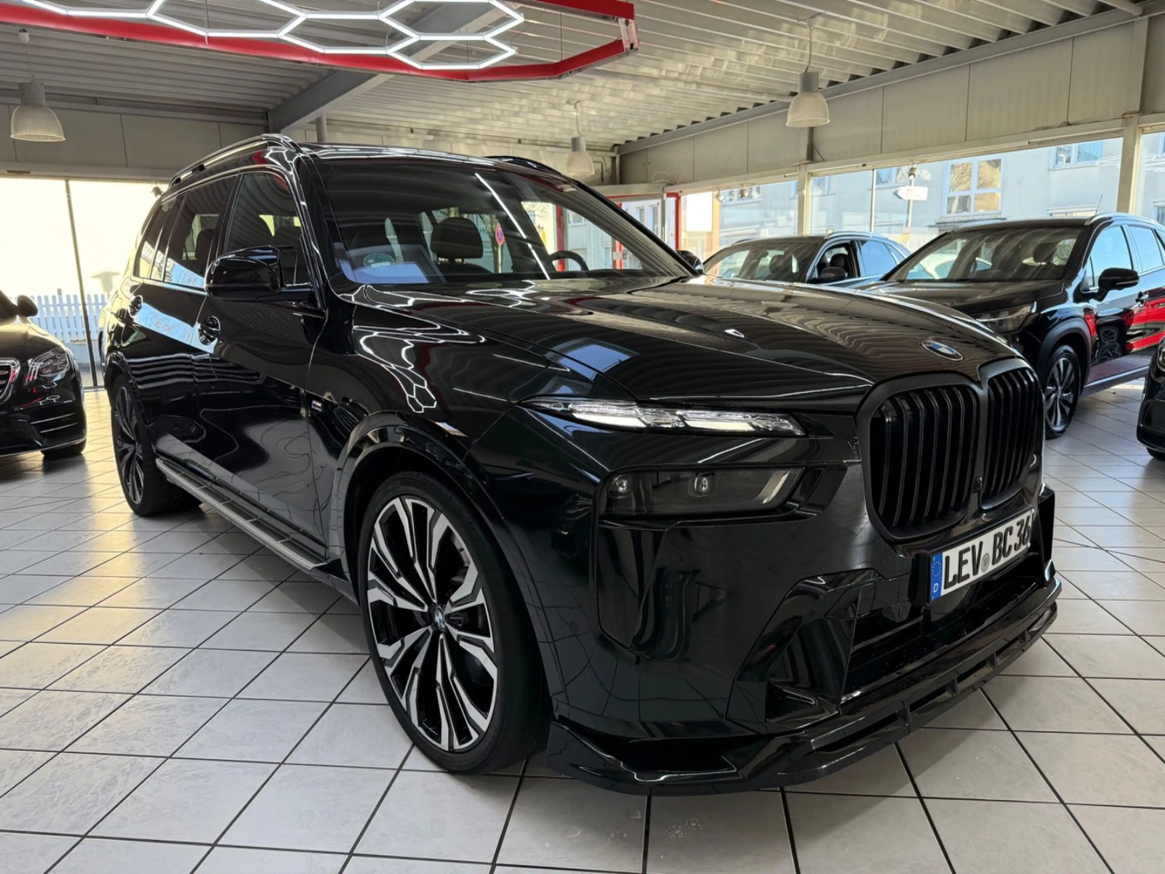 BMW X7 xDrive 40 d M Sport MASSAGE SKY LUFT 6 SITZER — photo 4