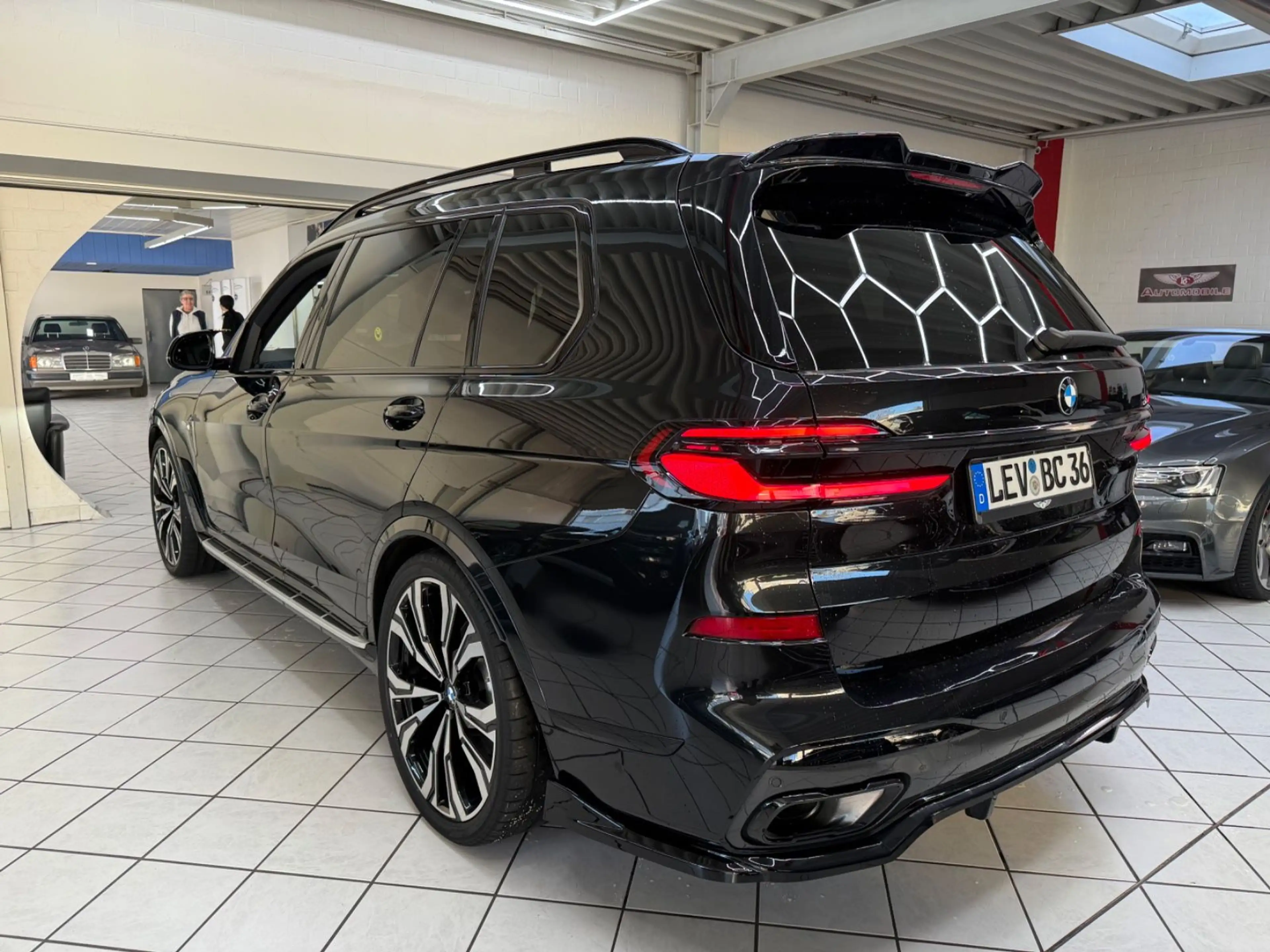 BMW X7 xDrive 40 d M Sport MASSAGE SKY LUFT 6 SITZER — photo 11