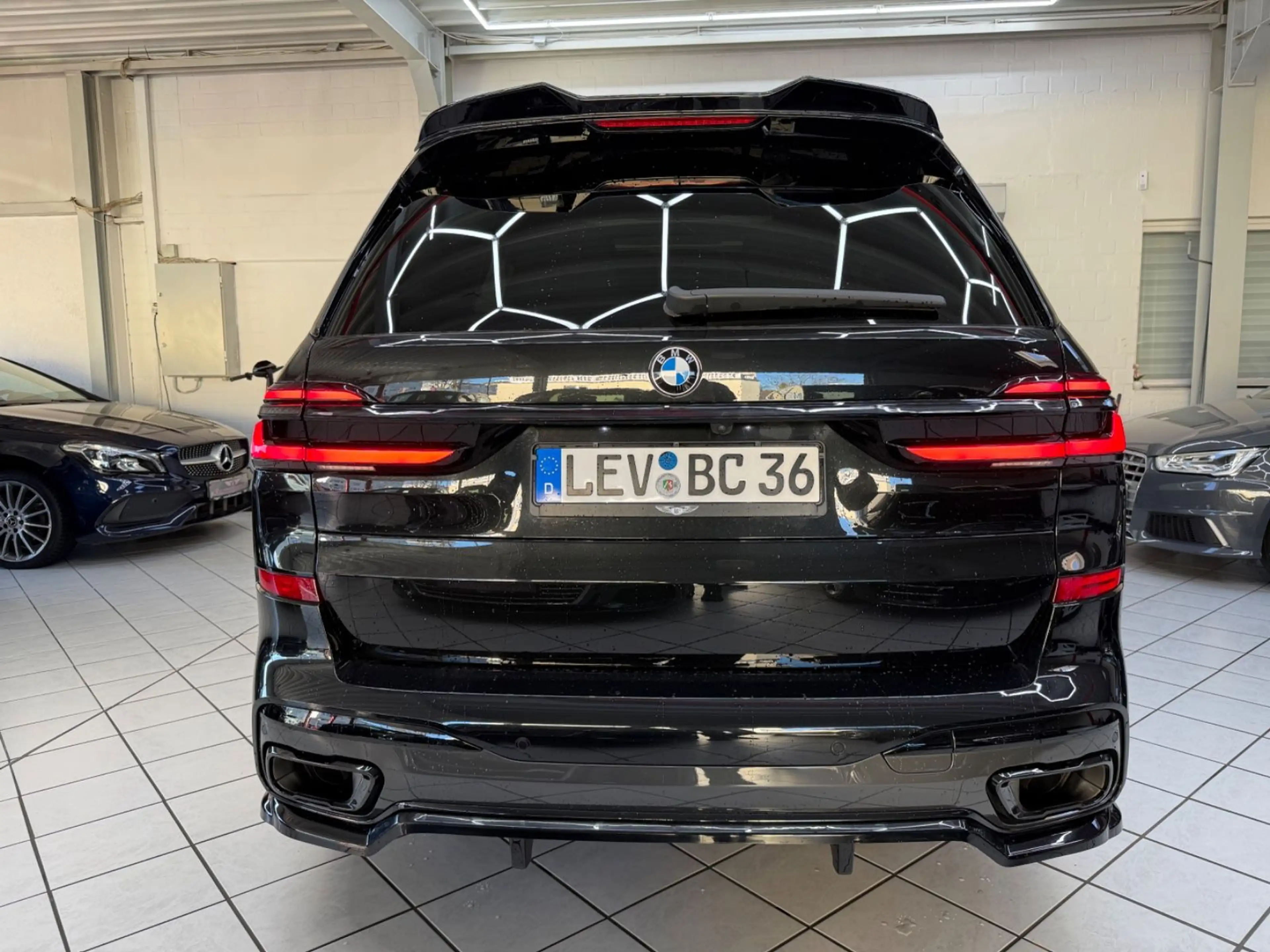 BMW X7 xDrive 40 d M Sport MASSAGE SKY LUFT 6 SITZER — photo 10