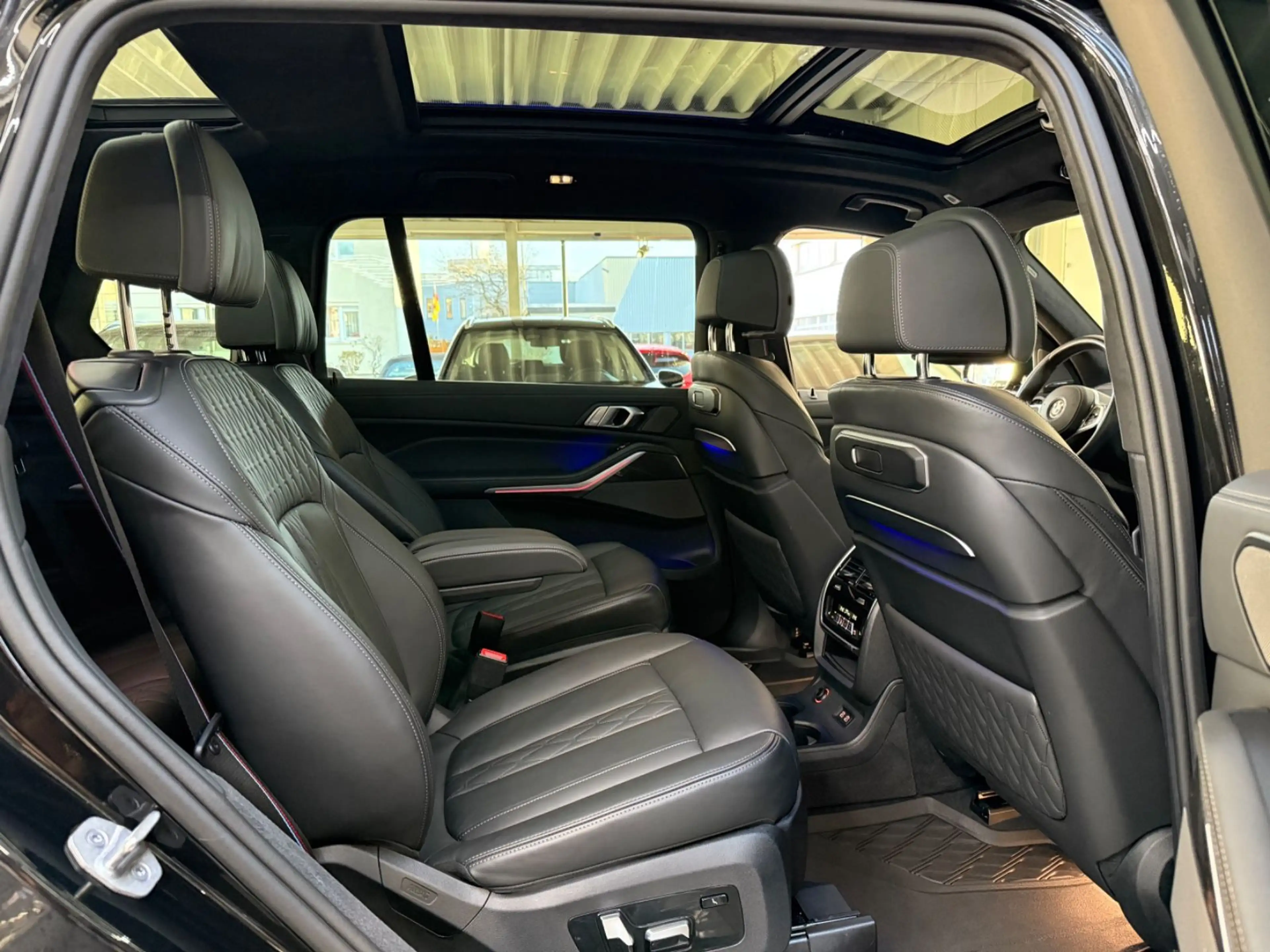BMW X7 xDrive 40 d M Sport MASSAGE SKY LUFT 6 SITZER — photo 15