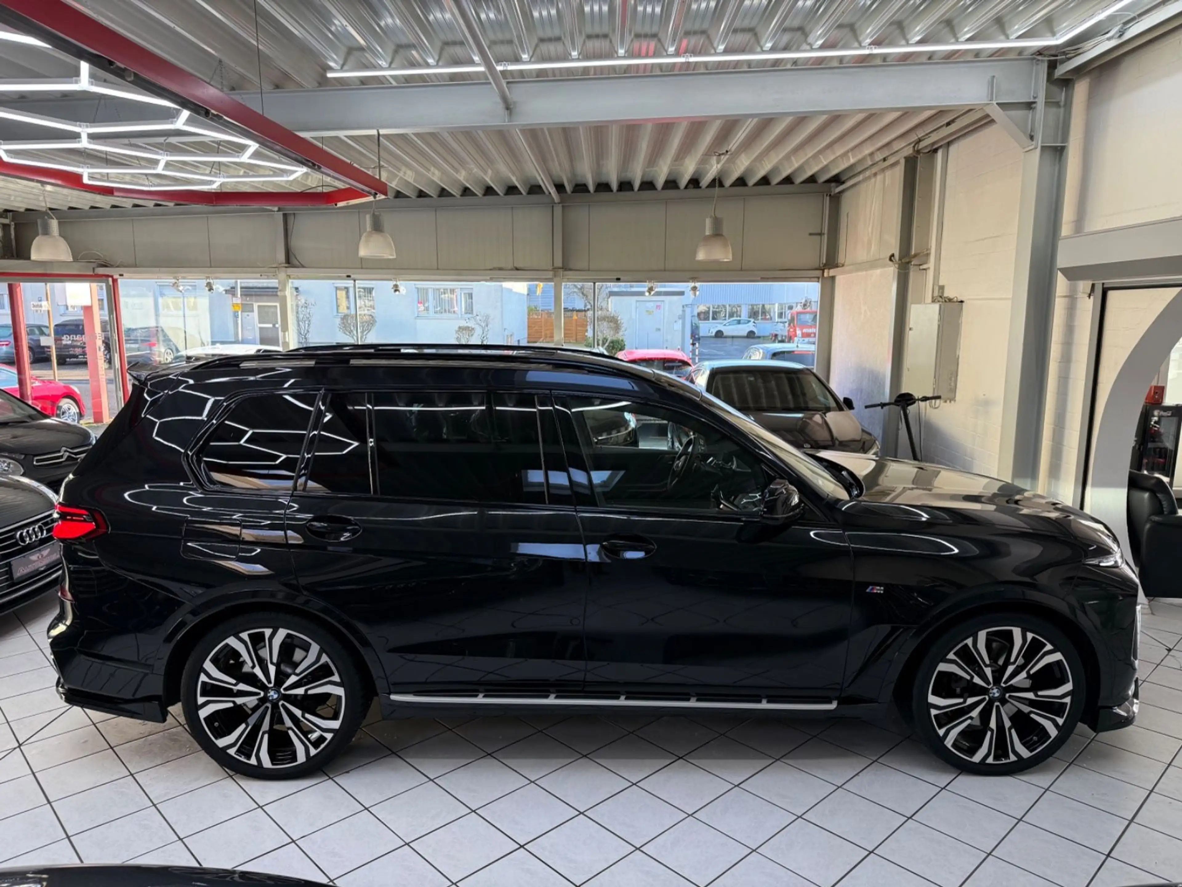 BMW X7 xDrive 40 d M Sport MASSAGE SKY LUFT 6 SITZER — photo 7