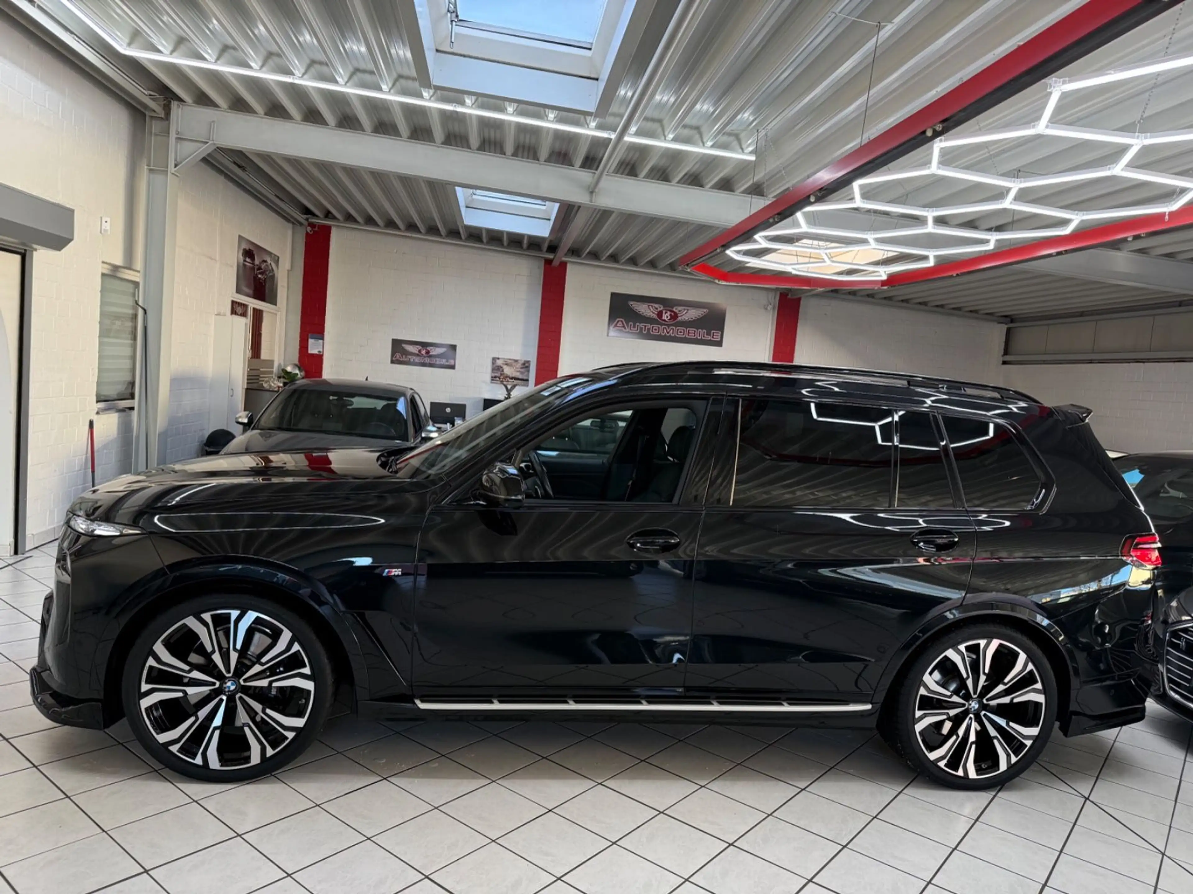 BMW X7 xDrive 40 d M Sport MASSAGE SKY LUFT 6 SITZER — photo 5