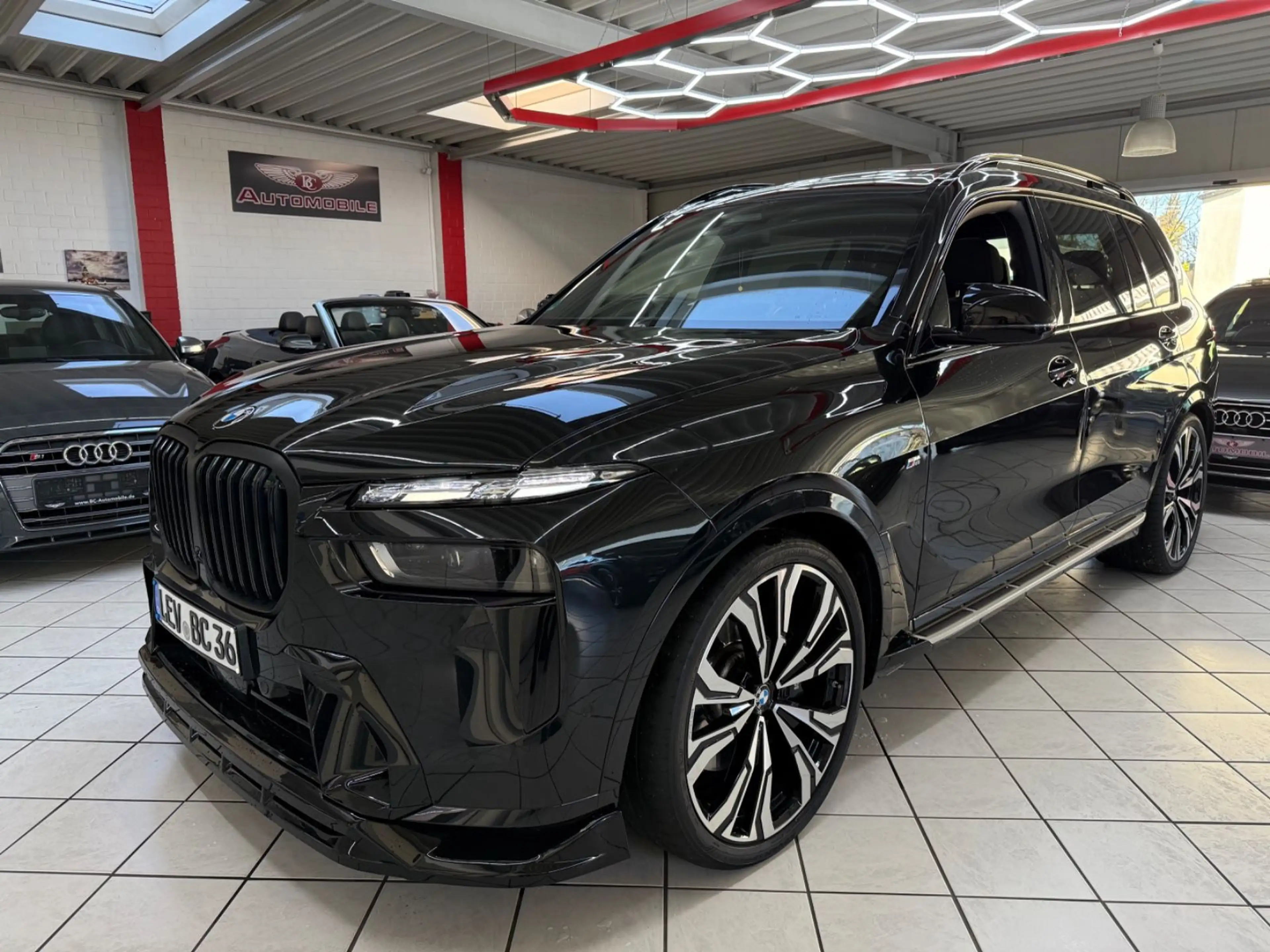 BMW X7 xDrive 40 d M Sport MASSAGE SKY LUFT 6 SITZER — photo 2
