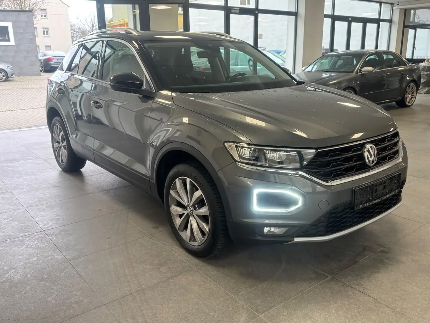 Volkswagen T-Roc Style DSG Grau - 2