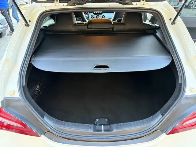 Mercedes-Benz Cla view 9
