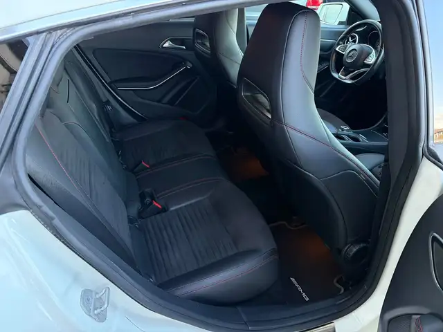 Mercedes-Benz Cla view 10