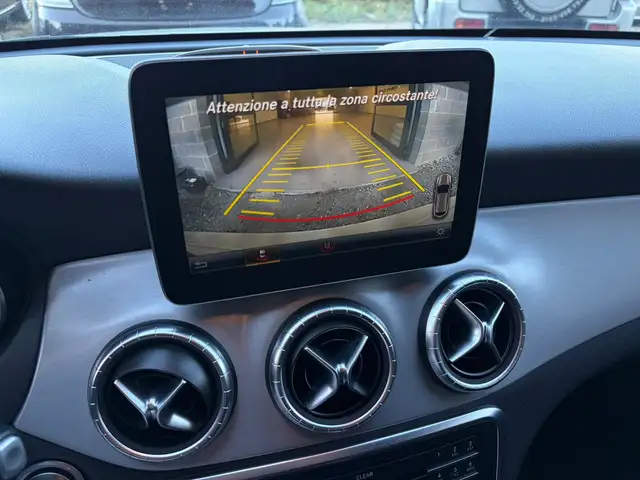 Mercedes-Benz Cla view 14