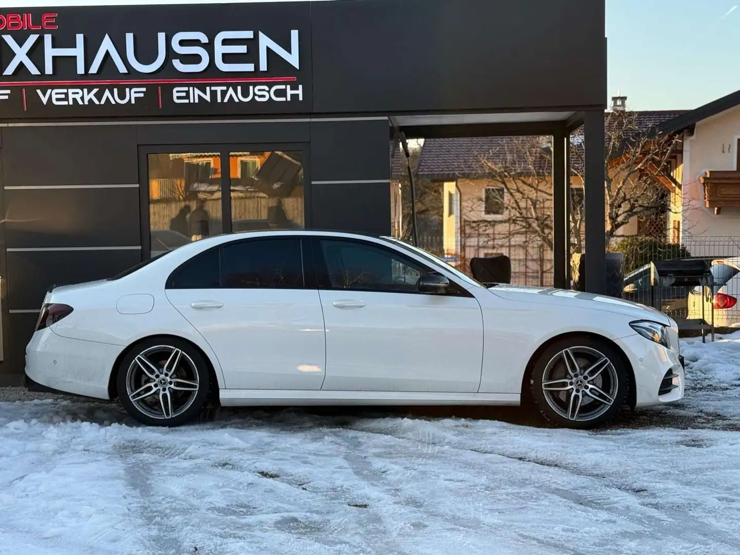 Mercedes-Benz E 220 E 220 d 4Matic*AMG* Weiß - 2