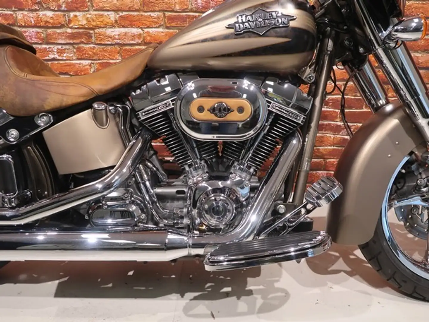 Harley-Davidson Fat Boy FLSTF SE2 103 Schwarz - 2