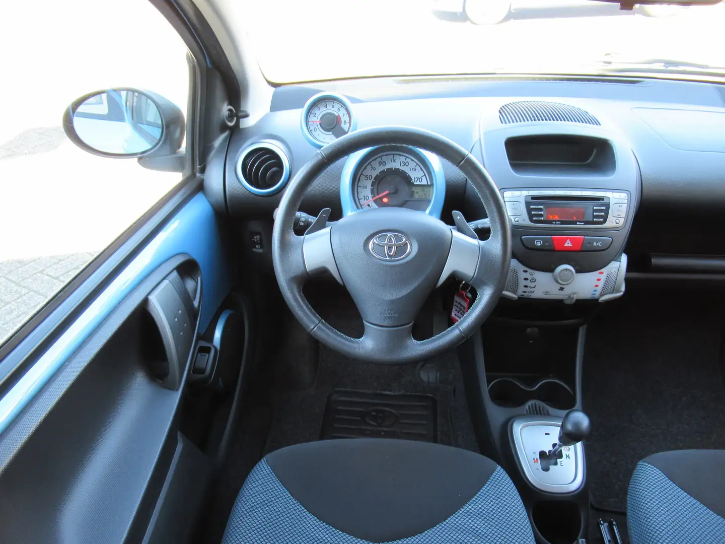 Toyota Aygo 1.0 VVT-i Aspiration Bleu - 2