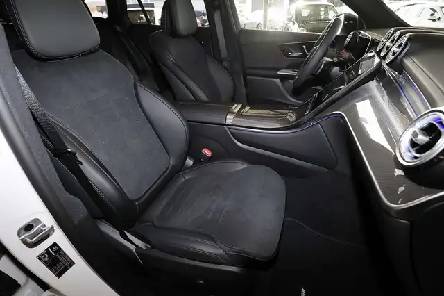 Mercedes-Benz GLC view 4