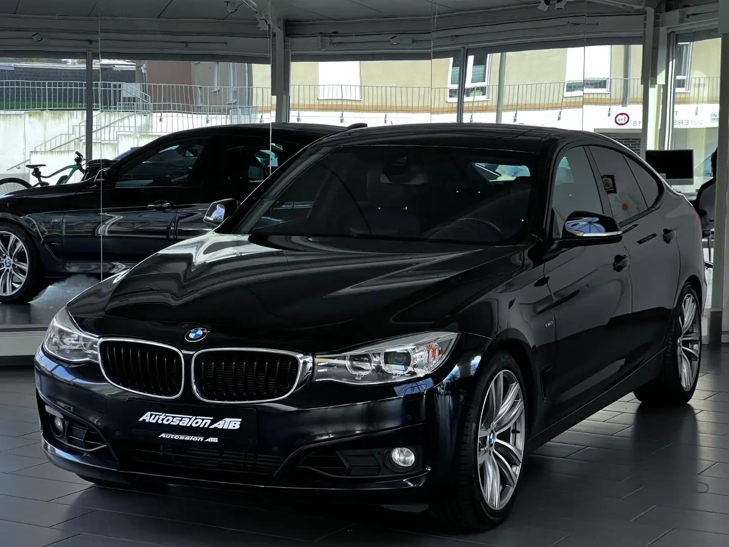 BMW 328 Sportpaket BI-XENON NAVI LEDER Noir - 2