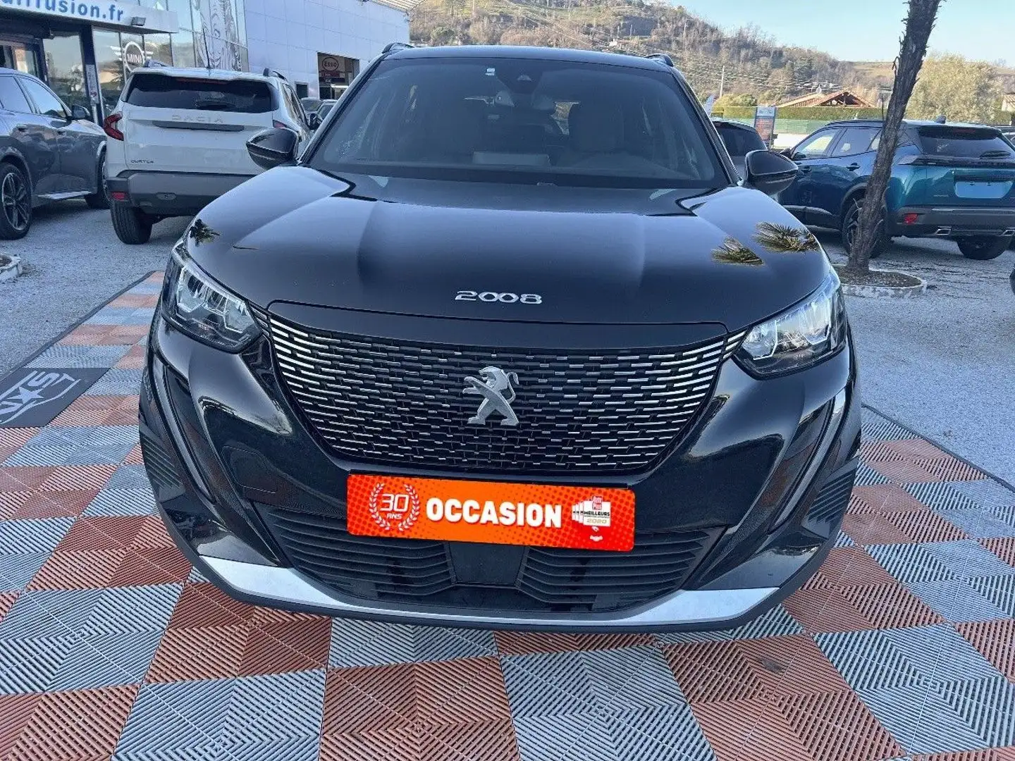 Peugeot 2008 1.2 PURETECH 100 ALLURE 1 ¨re main Schwarz - 2