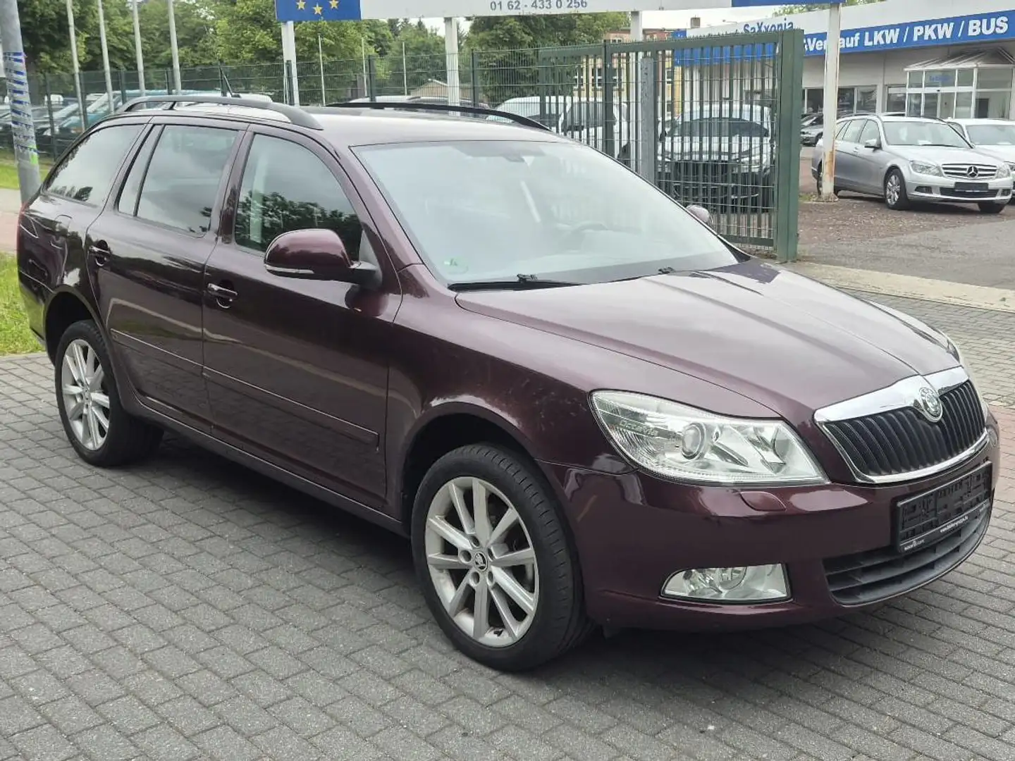 Skoda Octavia Elegance 4X4 Rot - 1