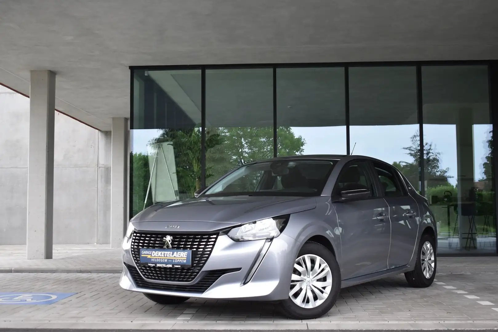 Peugeot 208 1.2 Like * Navi Via App*Airco - 1