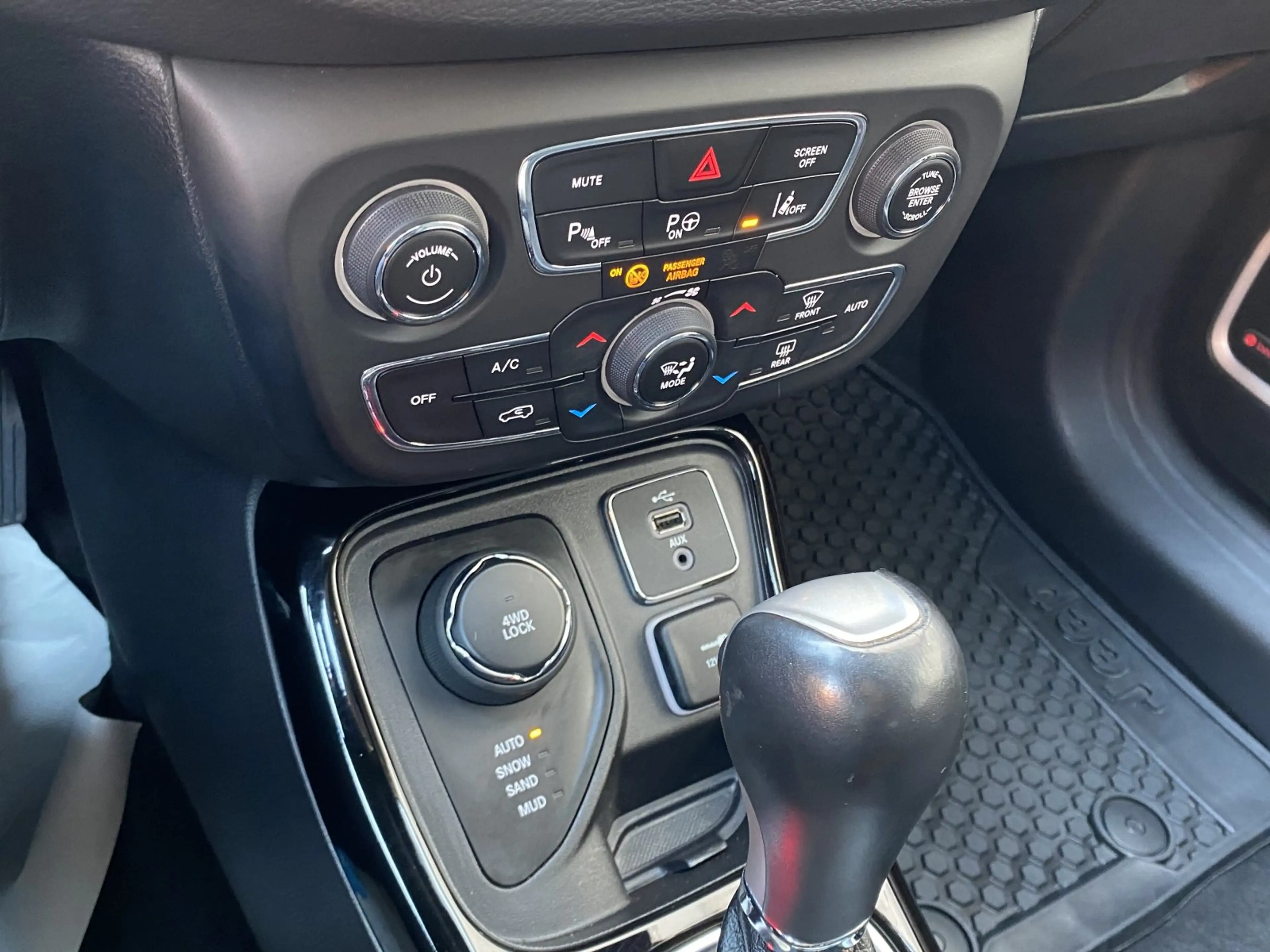 Jeep Compass 2.0 MultiJet AT 4WD Limited AHK Rkam Nav TotwAss — photo 11