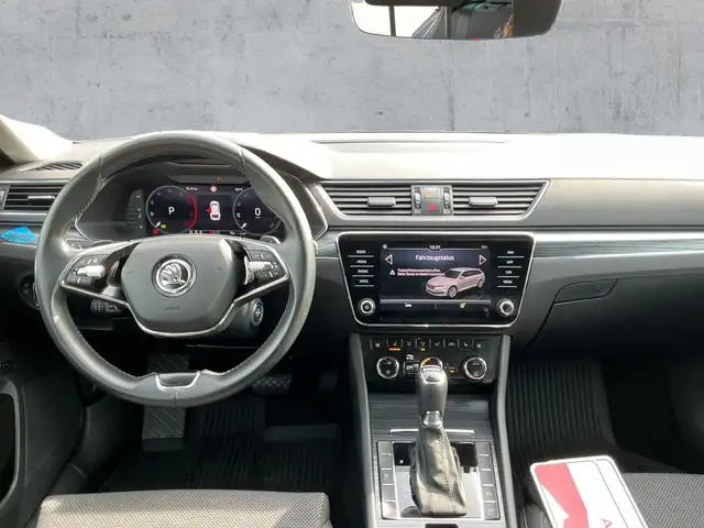 Skoda Superb view 9