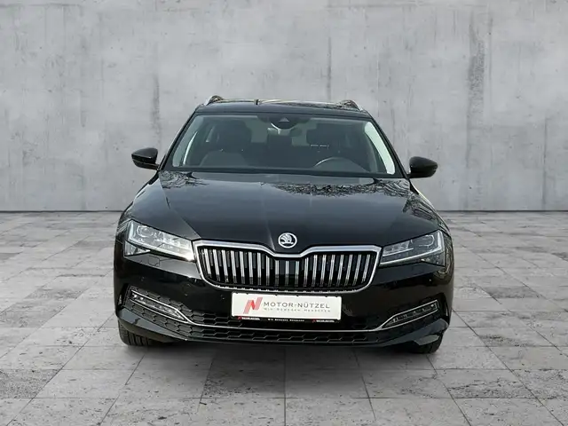 Skoda Superb view 3