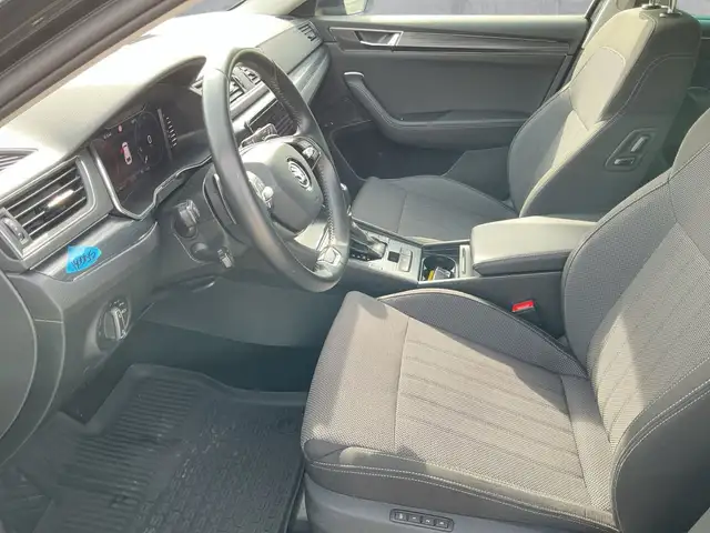 Skoda Superb view 12