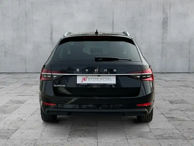 Skoda Superb view 5