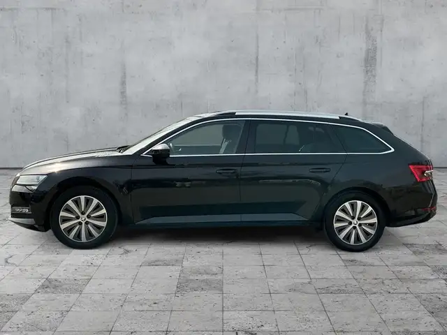 Skoda Superb view 4