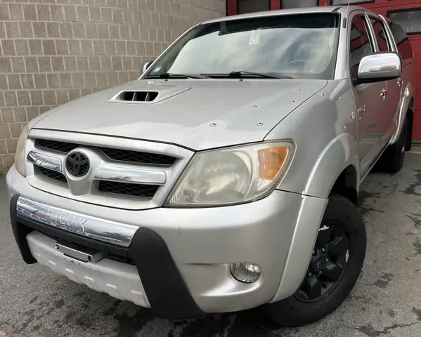 Toyota Hilux 2.5 Turbo D-4D 4WD  + CLIM + HARDTOP