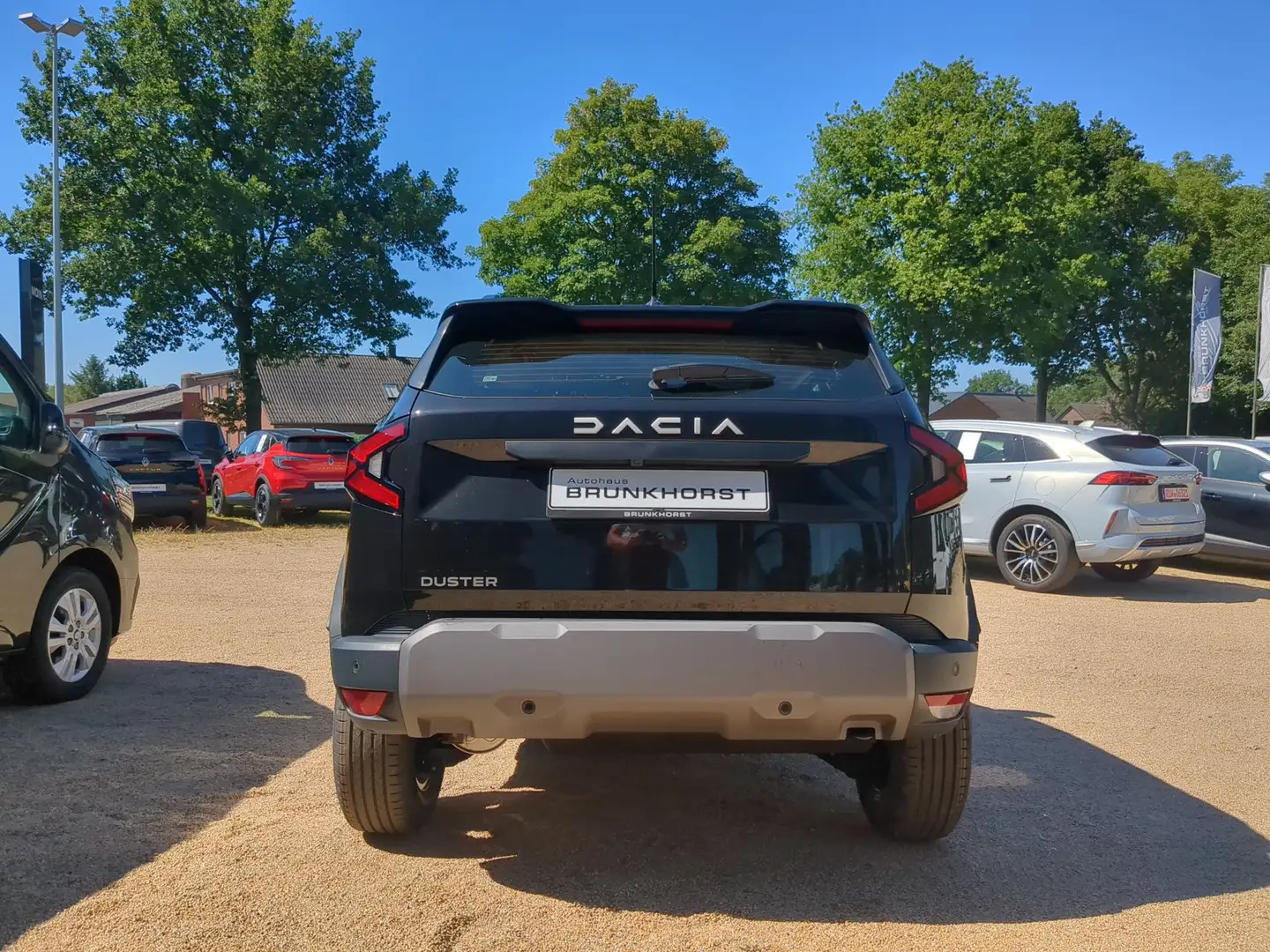 Dacia Duster TCe 130 Expression SHZ+Navi+PDC Schwarz - 2