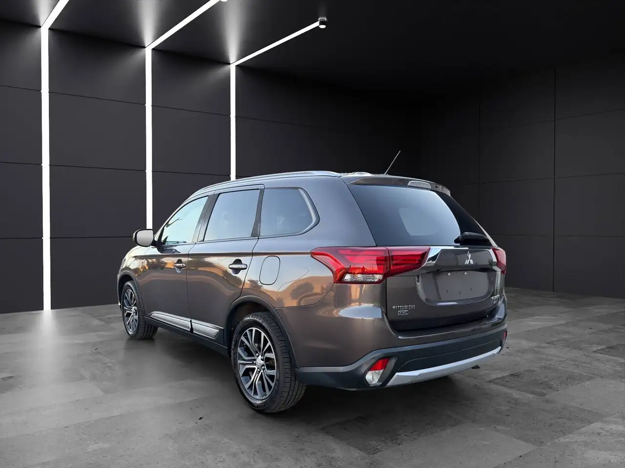 Mitsubishi Outlander снимка Mitsubishi Outlander