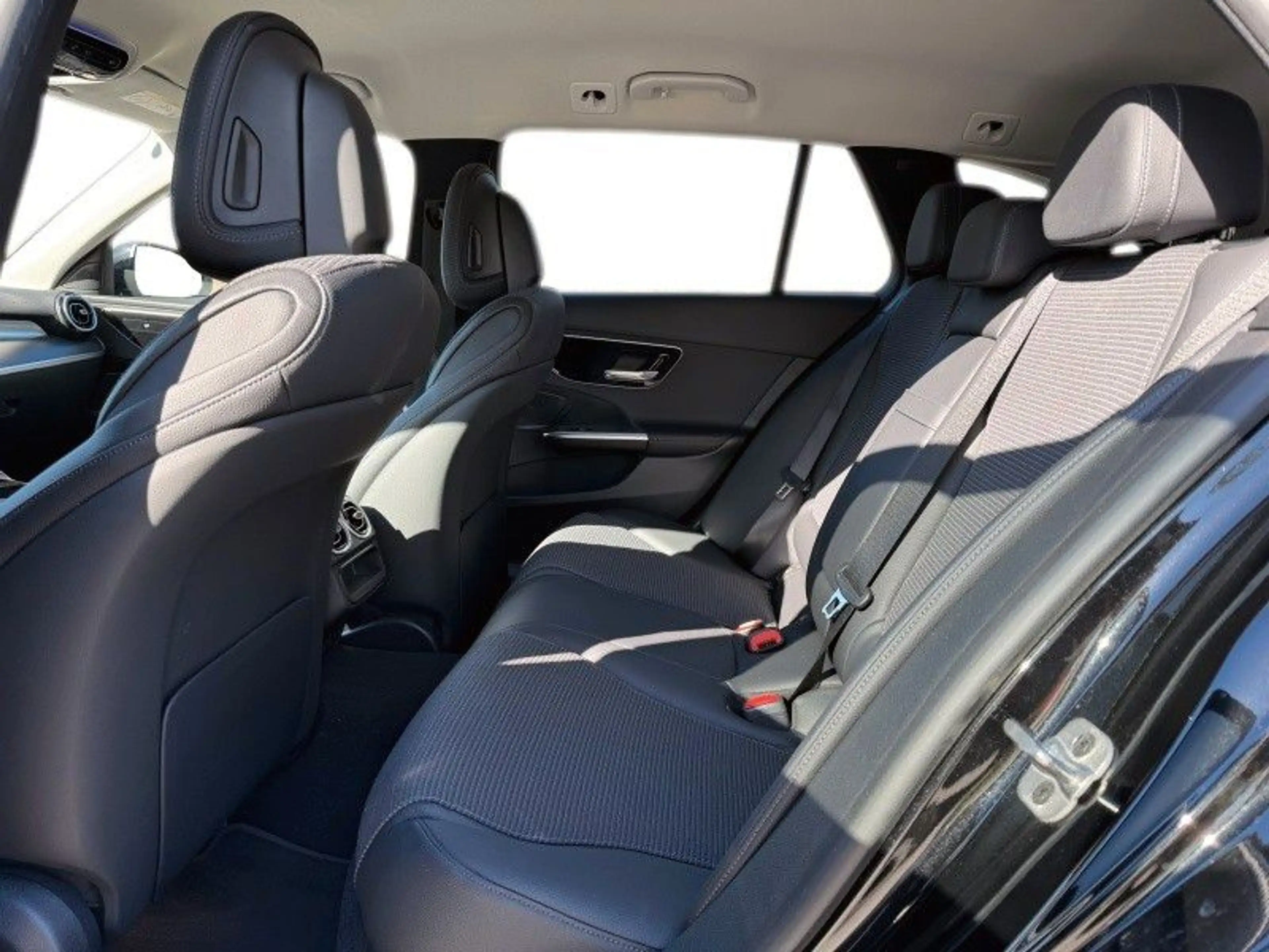 Mercedes-Benz C 180 C T-Modell C 180 — photo 15