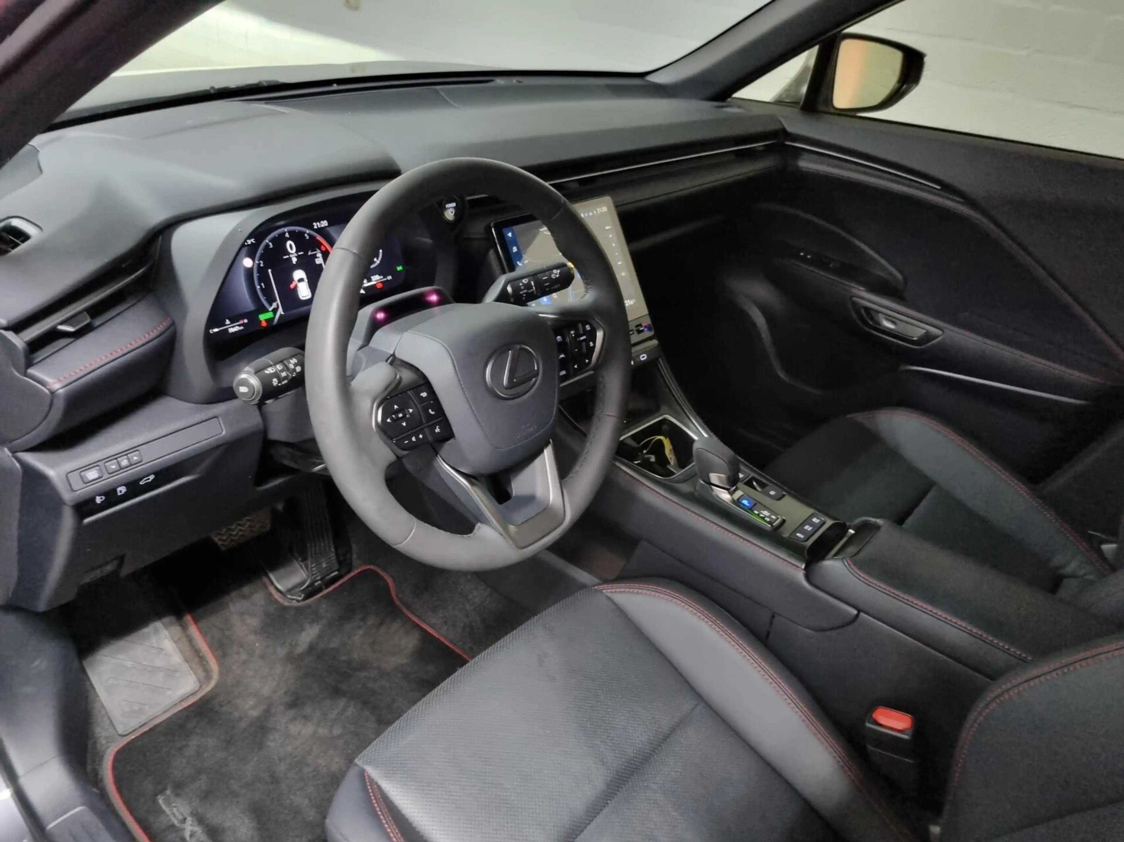 Lexus LBX 1.5 Emotion / Bi-Tone / TechPack / Leder / Elektr. — photo 10