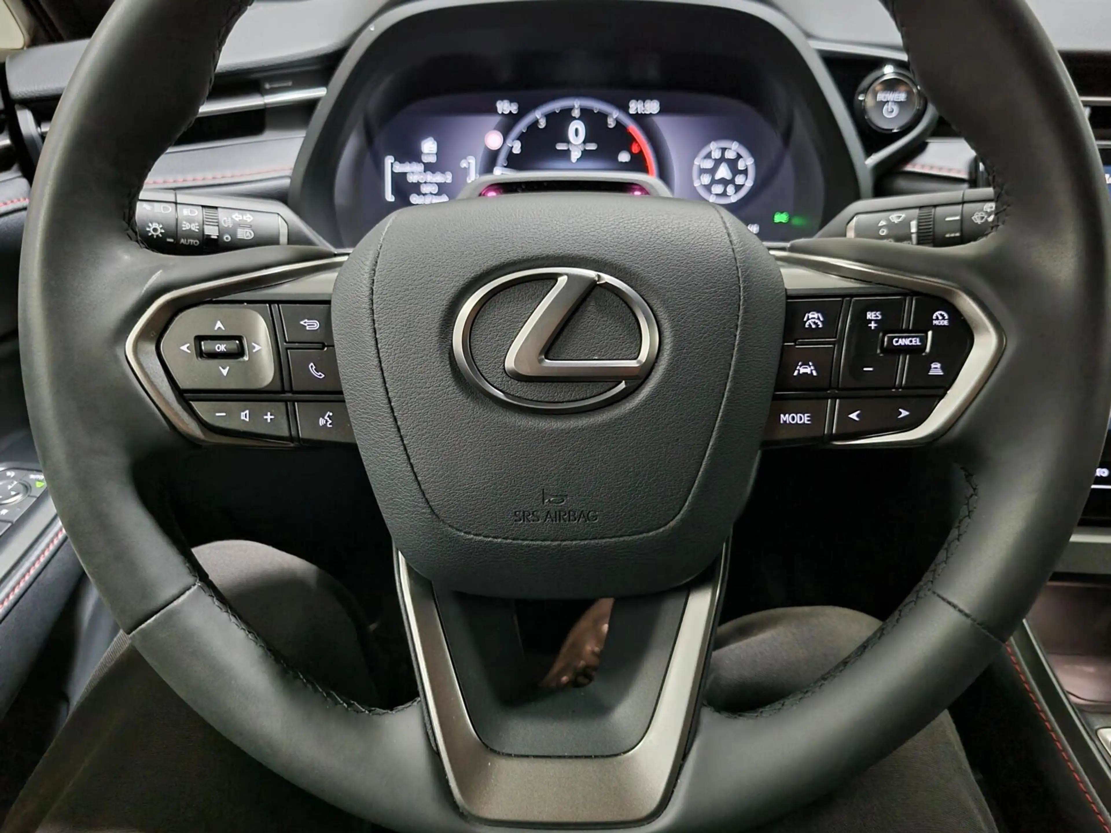 Lexus LBX 1.5 Emotion / Bi-Tone / TechPack / Leder / Elektr. — photo 29