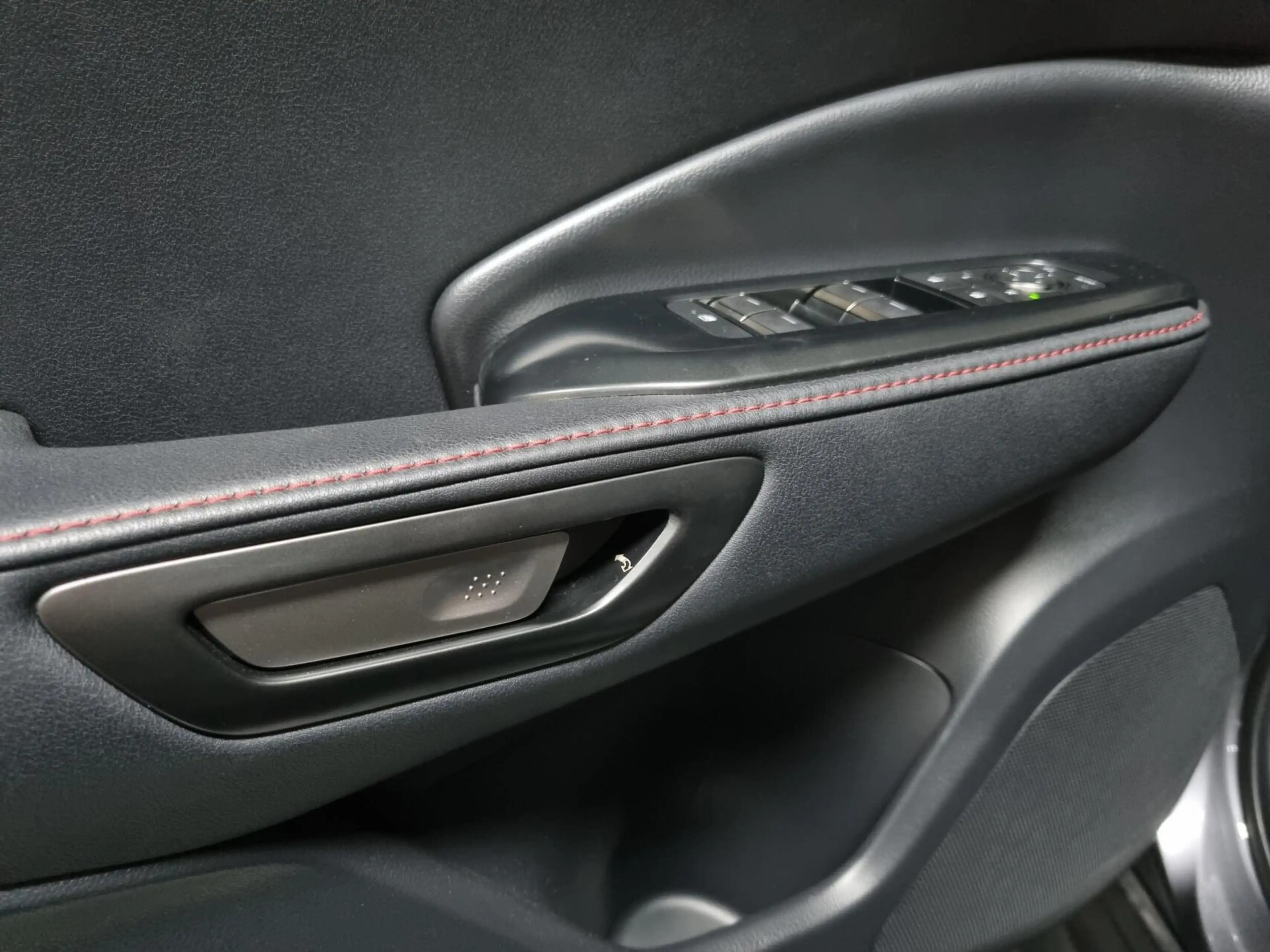 Lexus LBX 1.5 Emotion / Bi-Tone / TechPack / Leder / Elektr. — photo 13