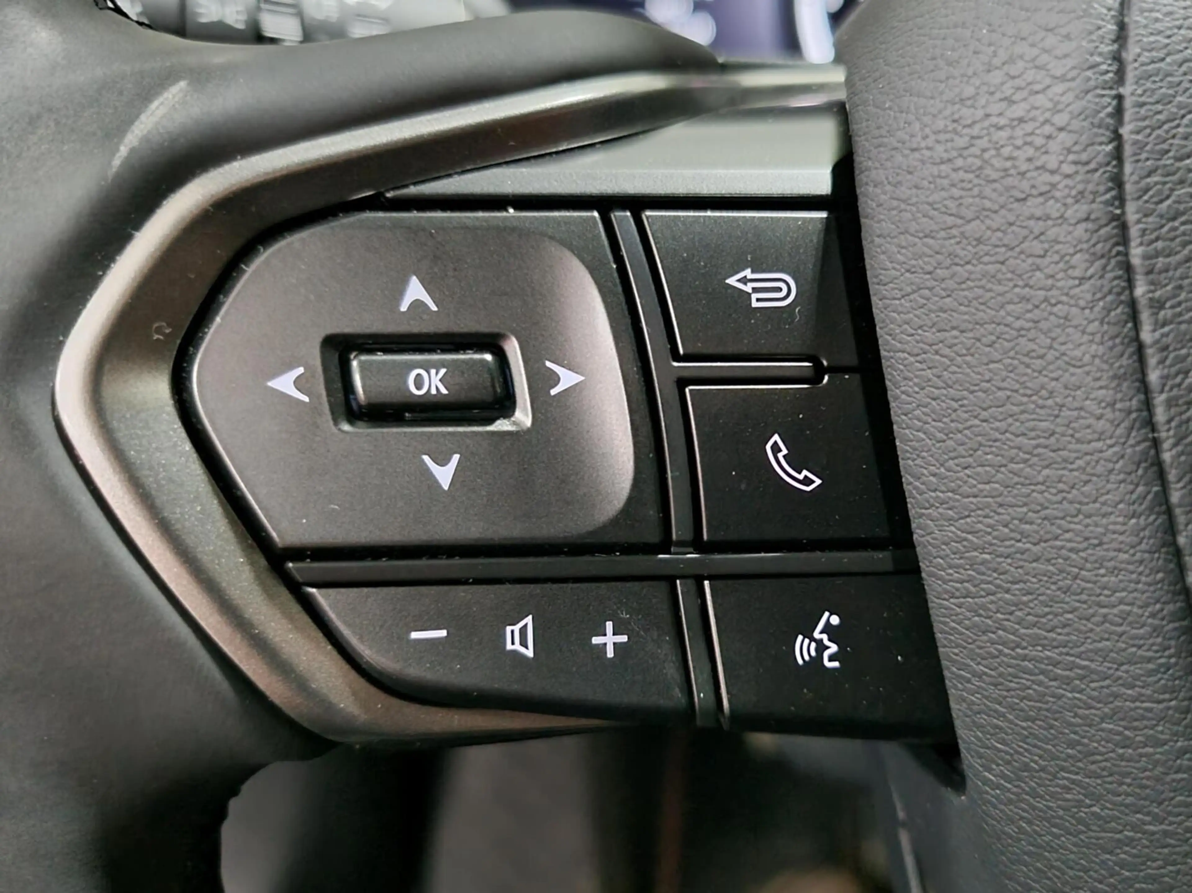 Lexus LBX 1.5 Emotion / Bi-Tone / TechPack / Leder / Elektr. — photo 32