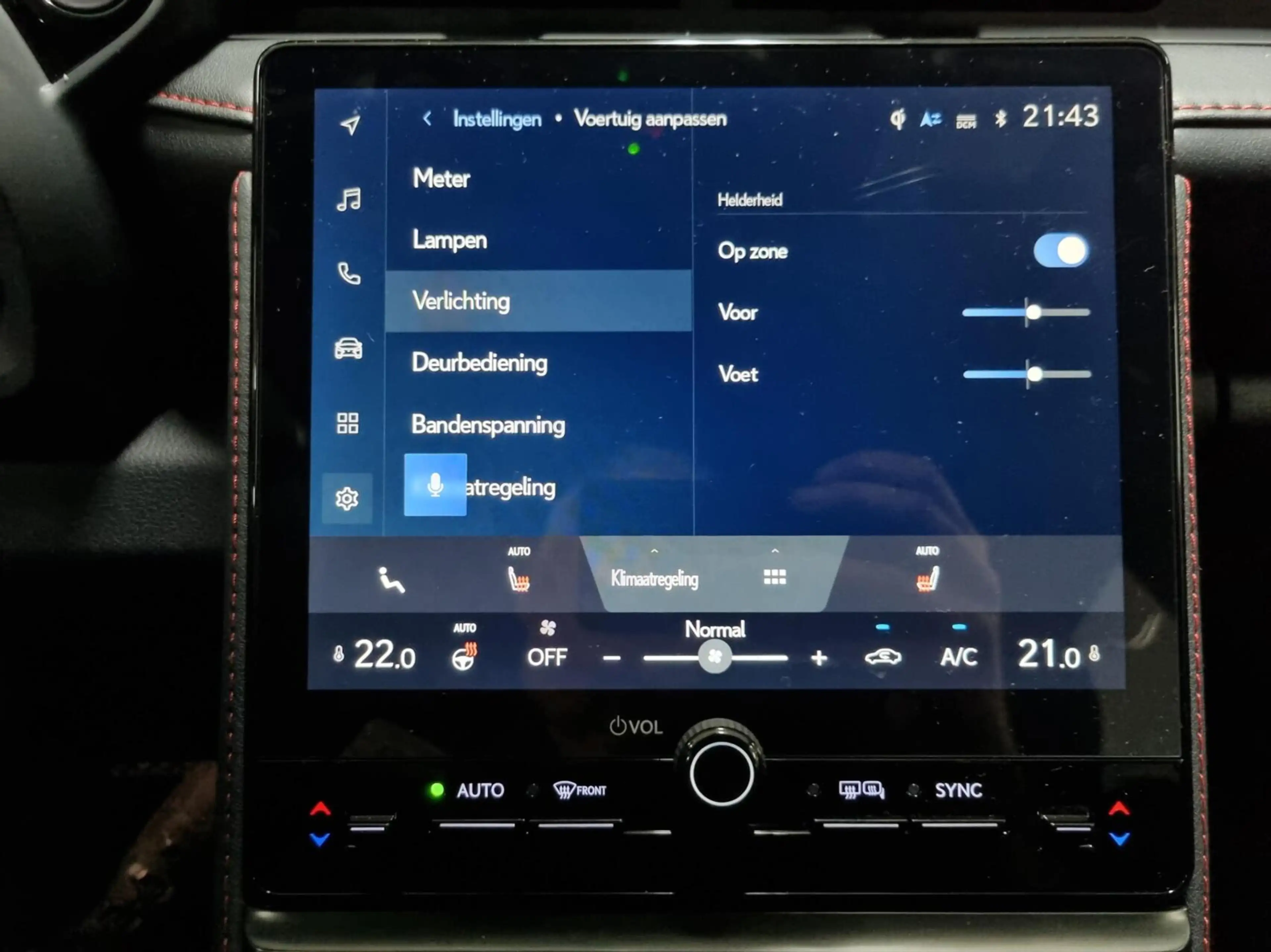 Lexus LBX 1.5 Emotion / Bi-Tone / TechPack / Leder / Elektr. — photo 40