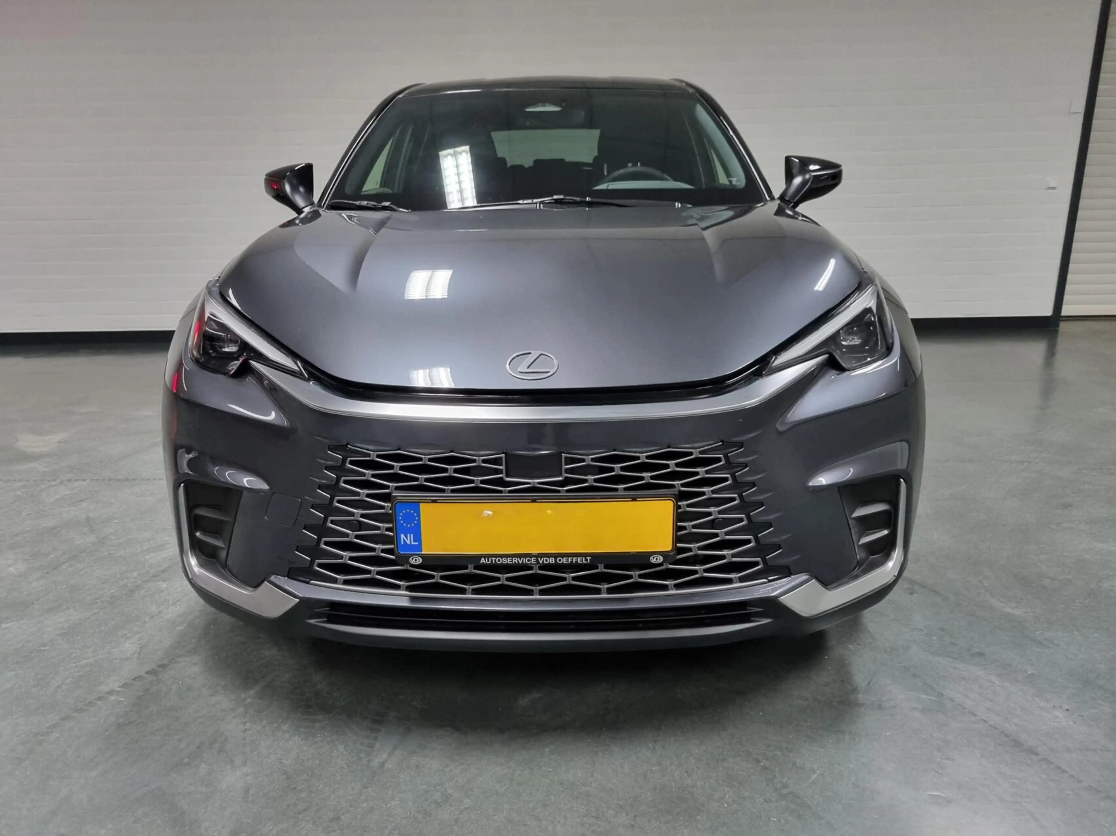 Lexus LBX 1.5 Emotion / Bi-Tone / TechPack / Leder / Elektr. — photo 2