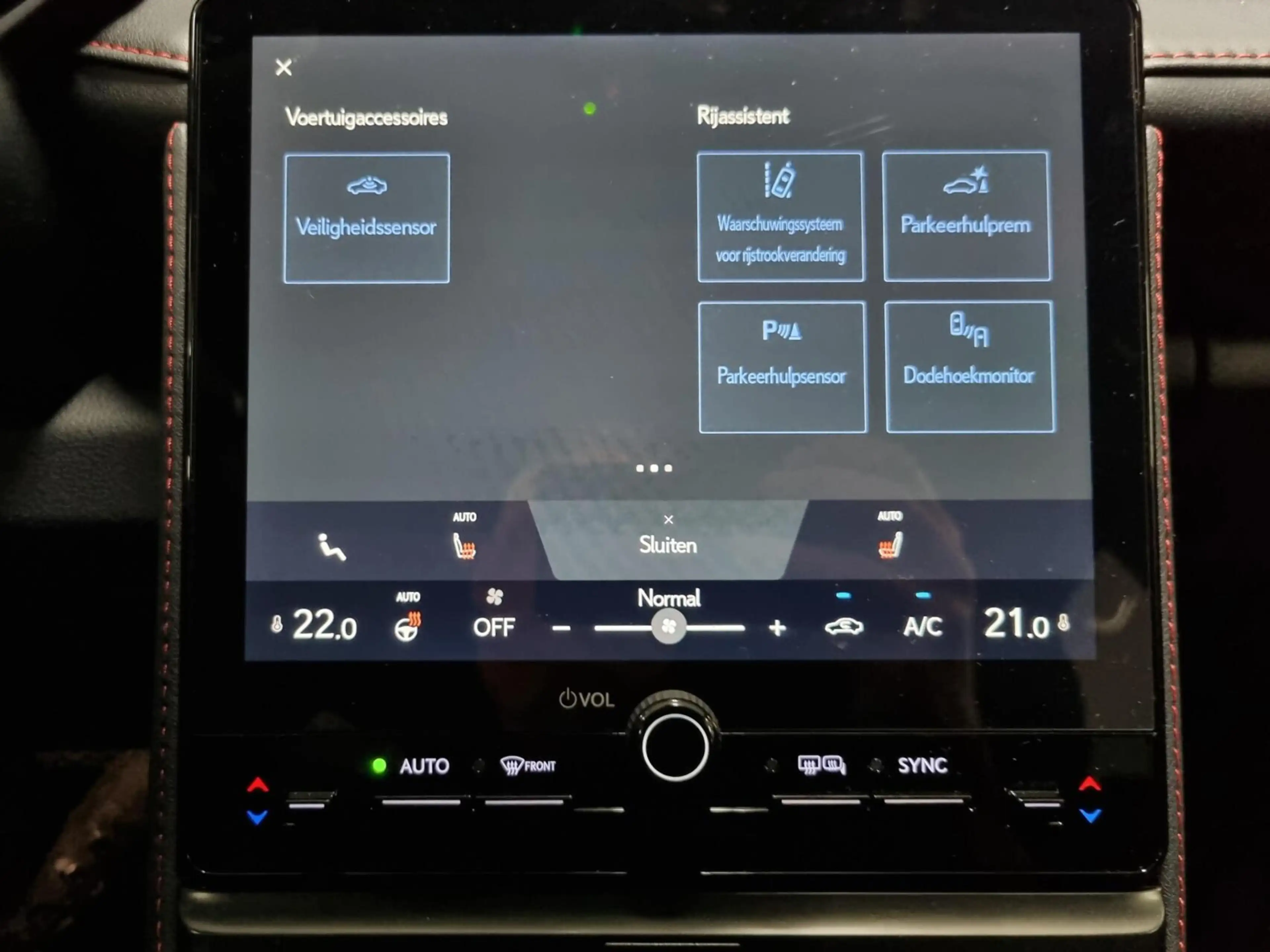 Lexus LBX 1.5 Emotion / Bi-Tone / TechPack / Leder / Elektr. — photo 45
