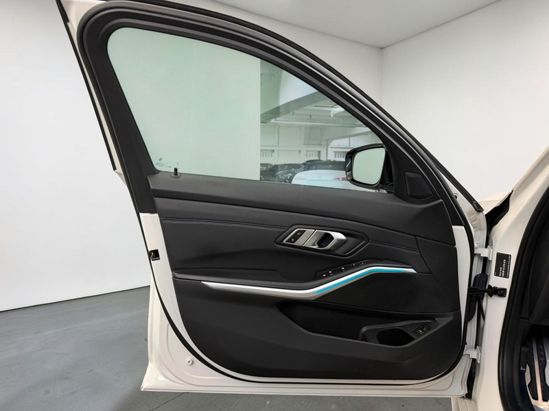 BMW 318 i T M-Paket HIFI*ADAPTIV LED*AMBIENT*AHK*TOP — photo 8