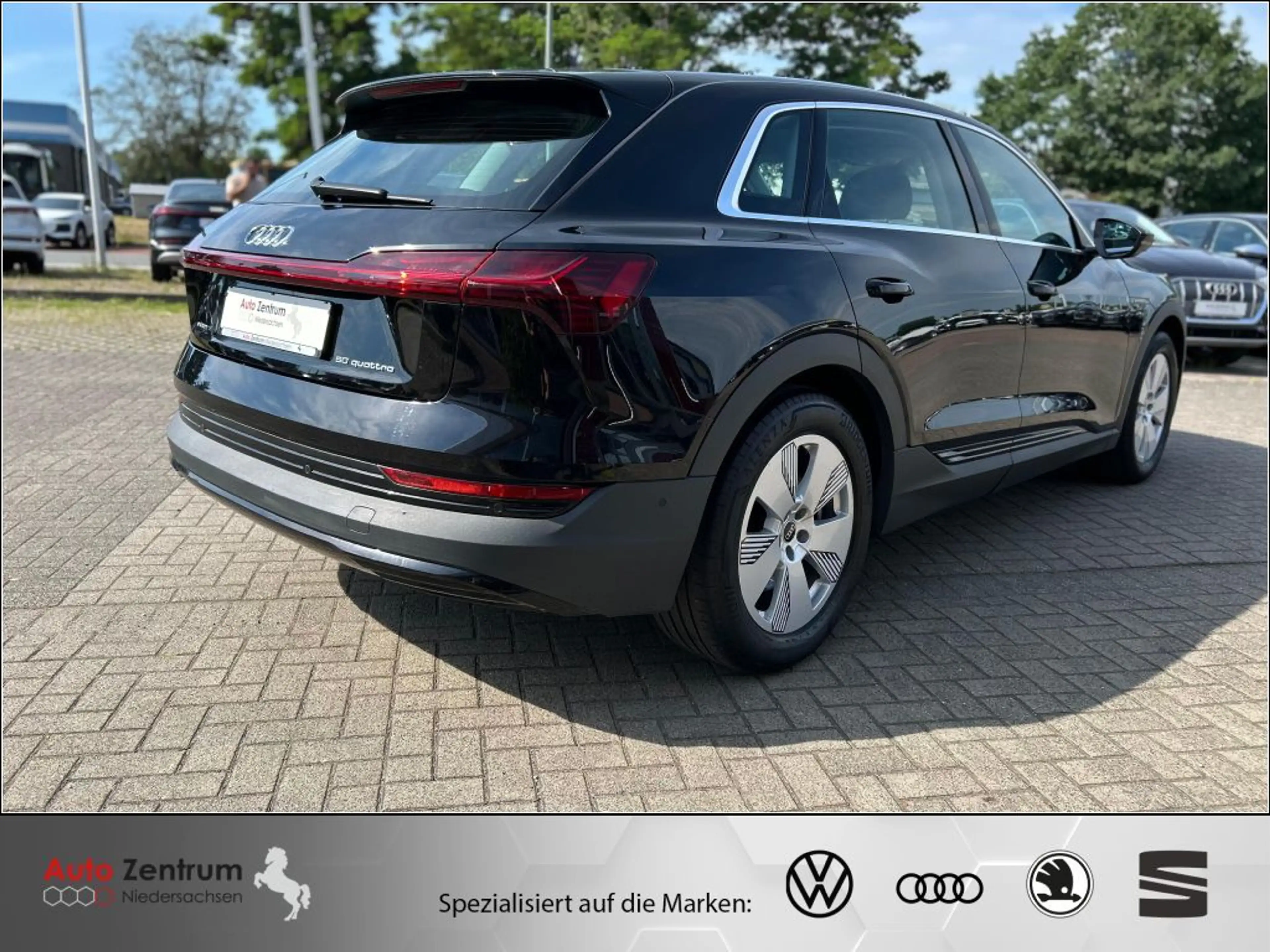 Audi e-tron quattro AZN-Haus-Förderung* StandHz Luftfed. LED — photo 5