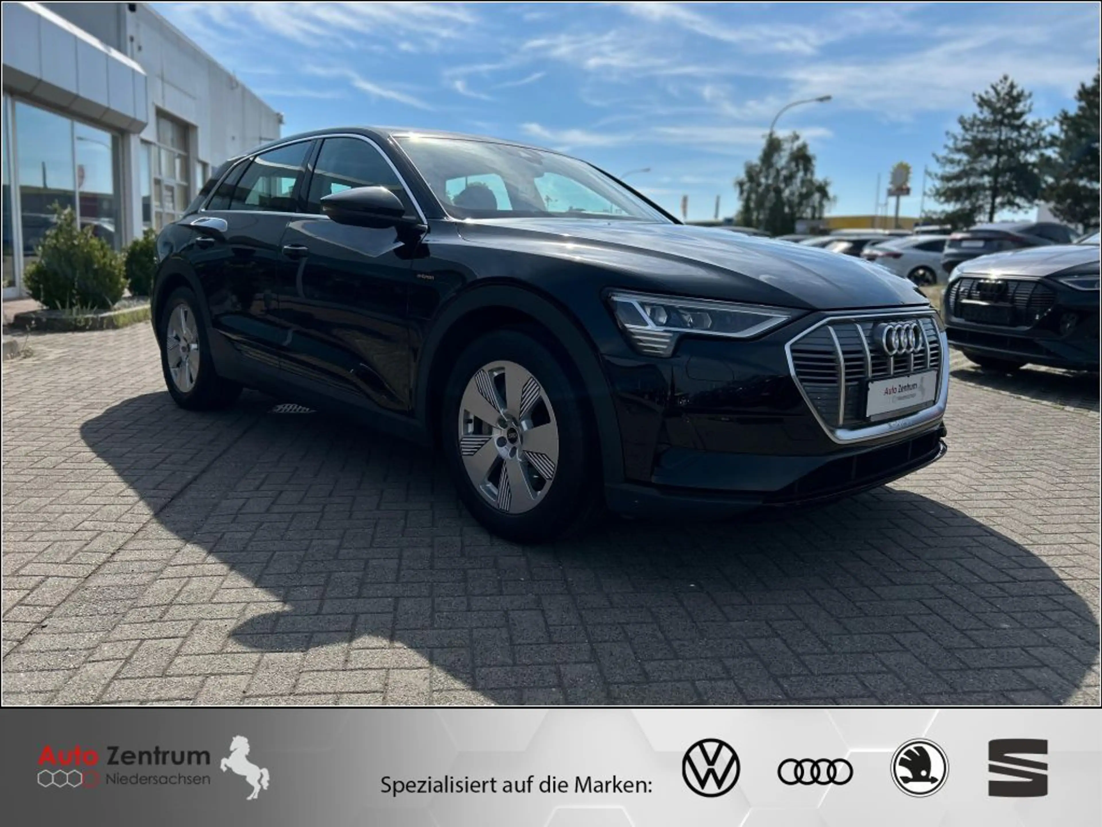 Audi e-tron quattro AZN-Haus-Förderung* StandHz Luftfed. LED — photo 3