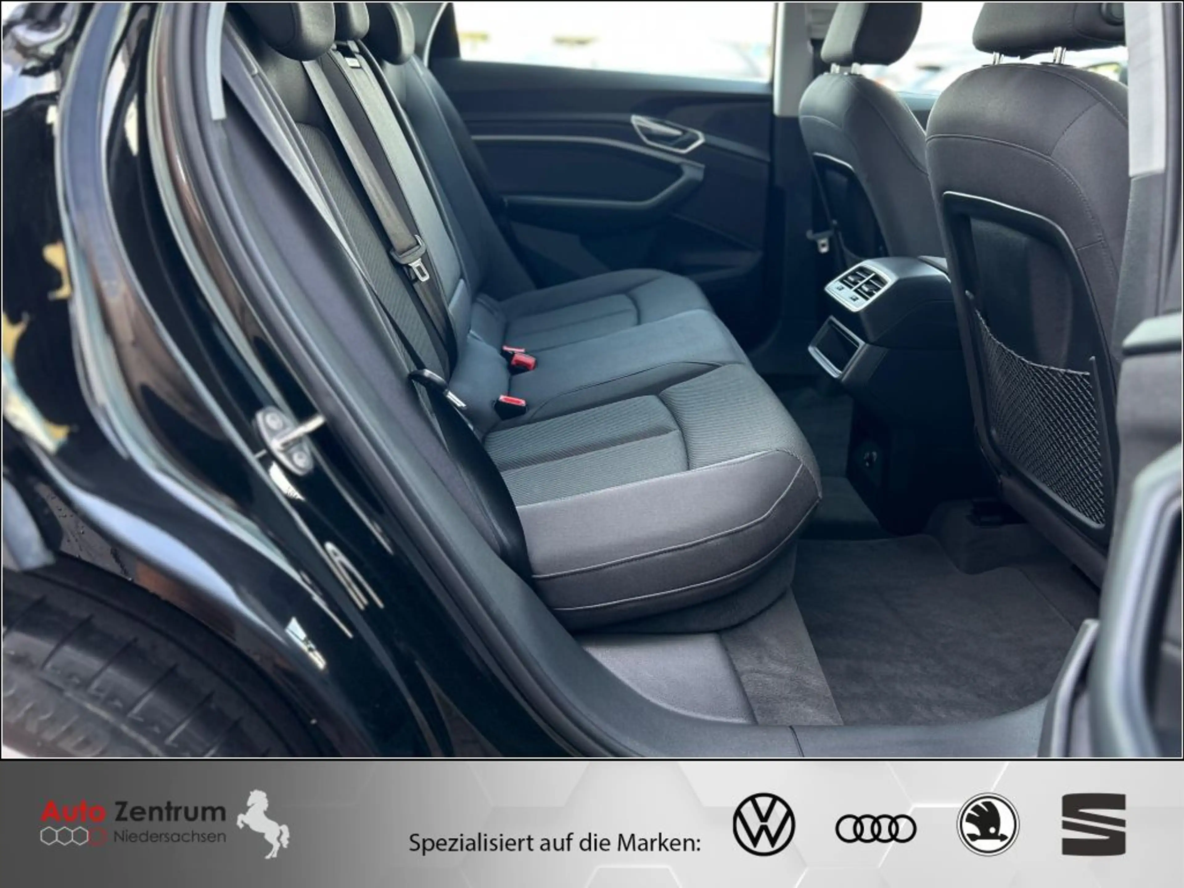 Audi e-tron quattro AZN-Haus-Förderung* StandHz Luftfed. LED — photo 14