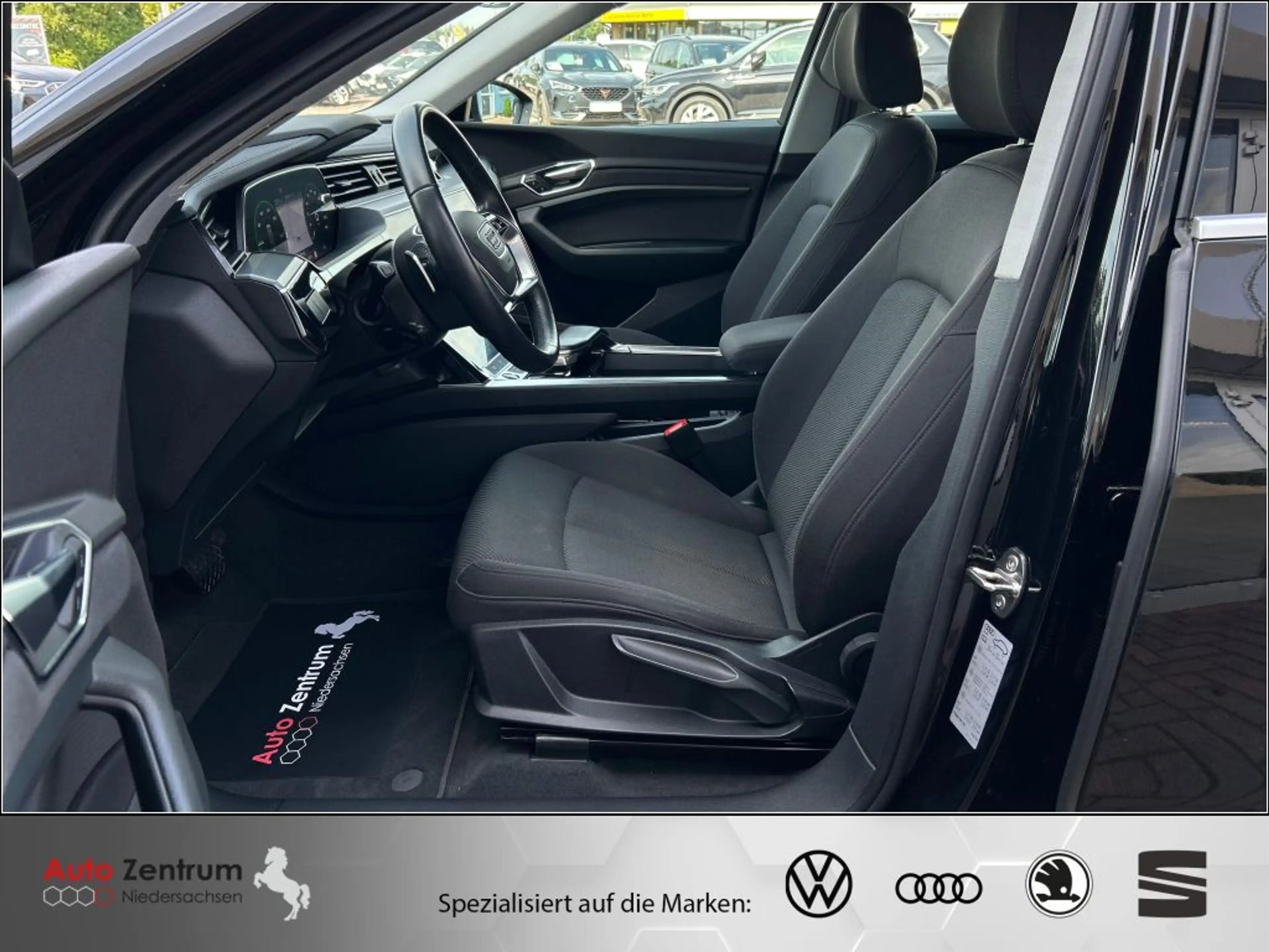 Audi e-tron quattro AZN-Haus-Förderung* StandHz Luftfed. LED — photo 11