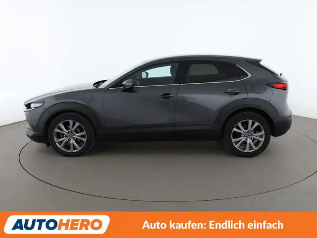 Mazda CX-30 view 3