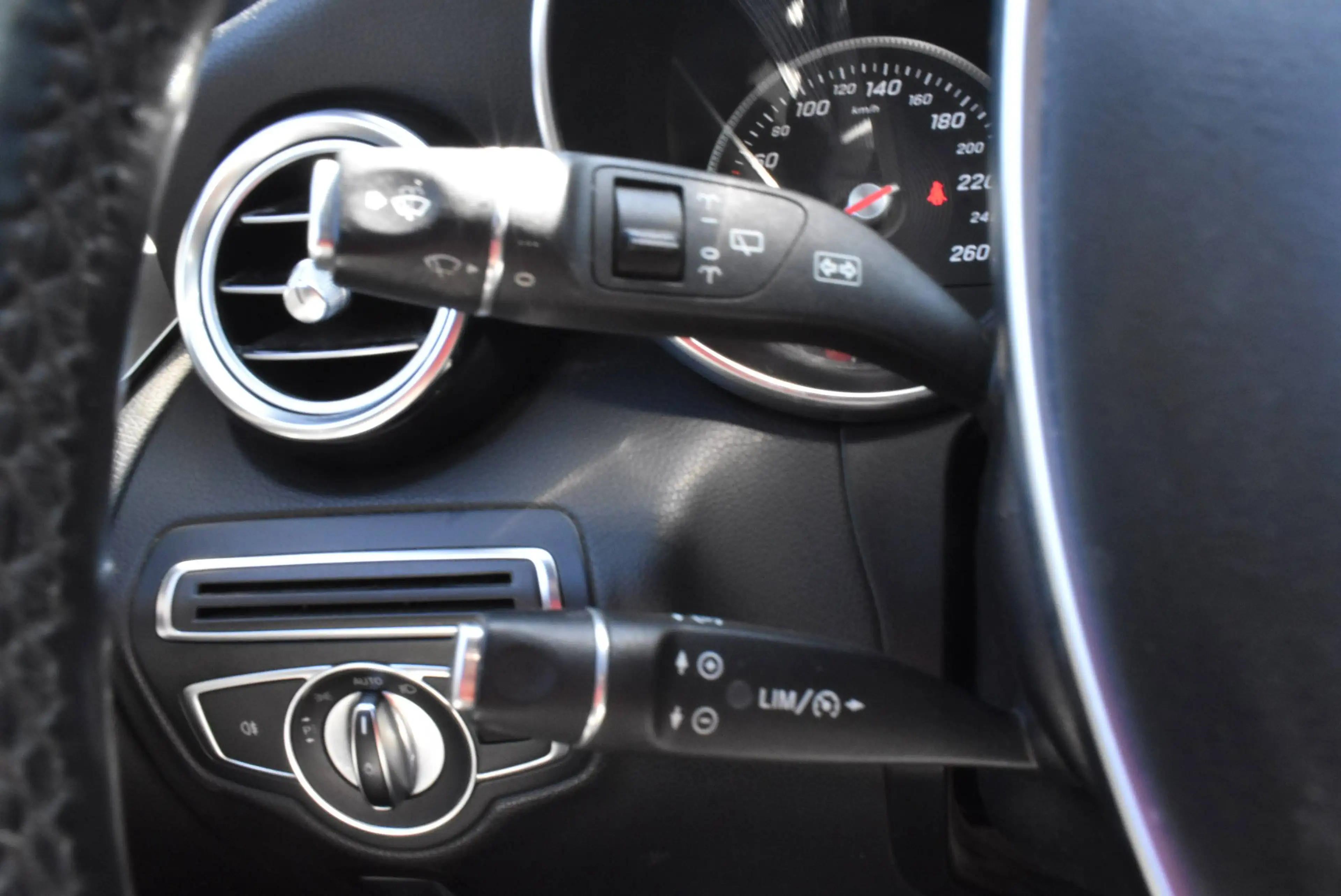 Mercedes-Benz GLC 220 d 4-Matic Pack AMG Autom / Full Led / GPS / Leder — photo 14
