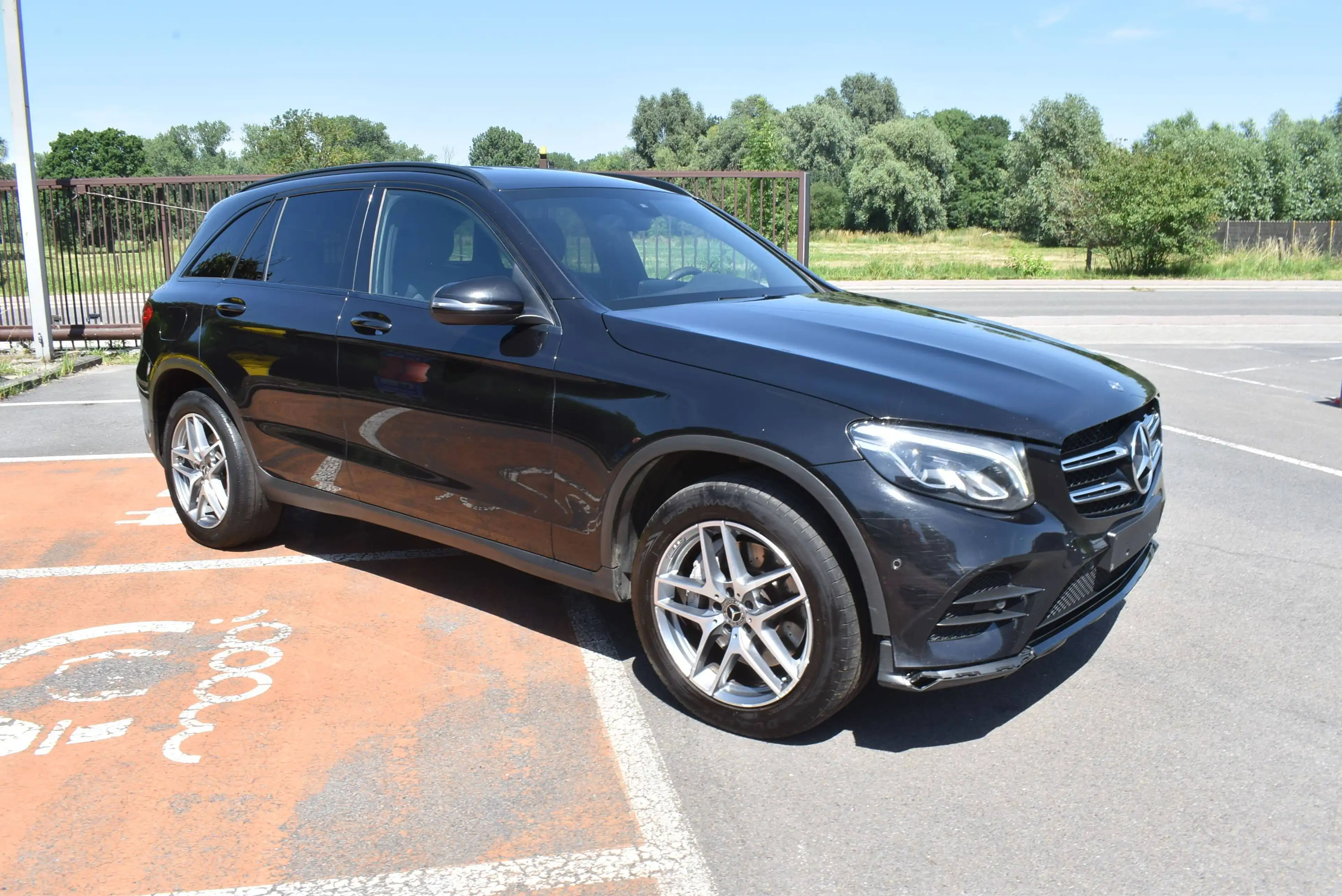 Mercedes-Benz GLC 220 d 4-Matic Pack AMG Autom / Full Led / GPS / Leder — photo 6
